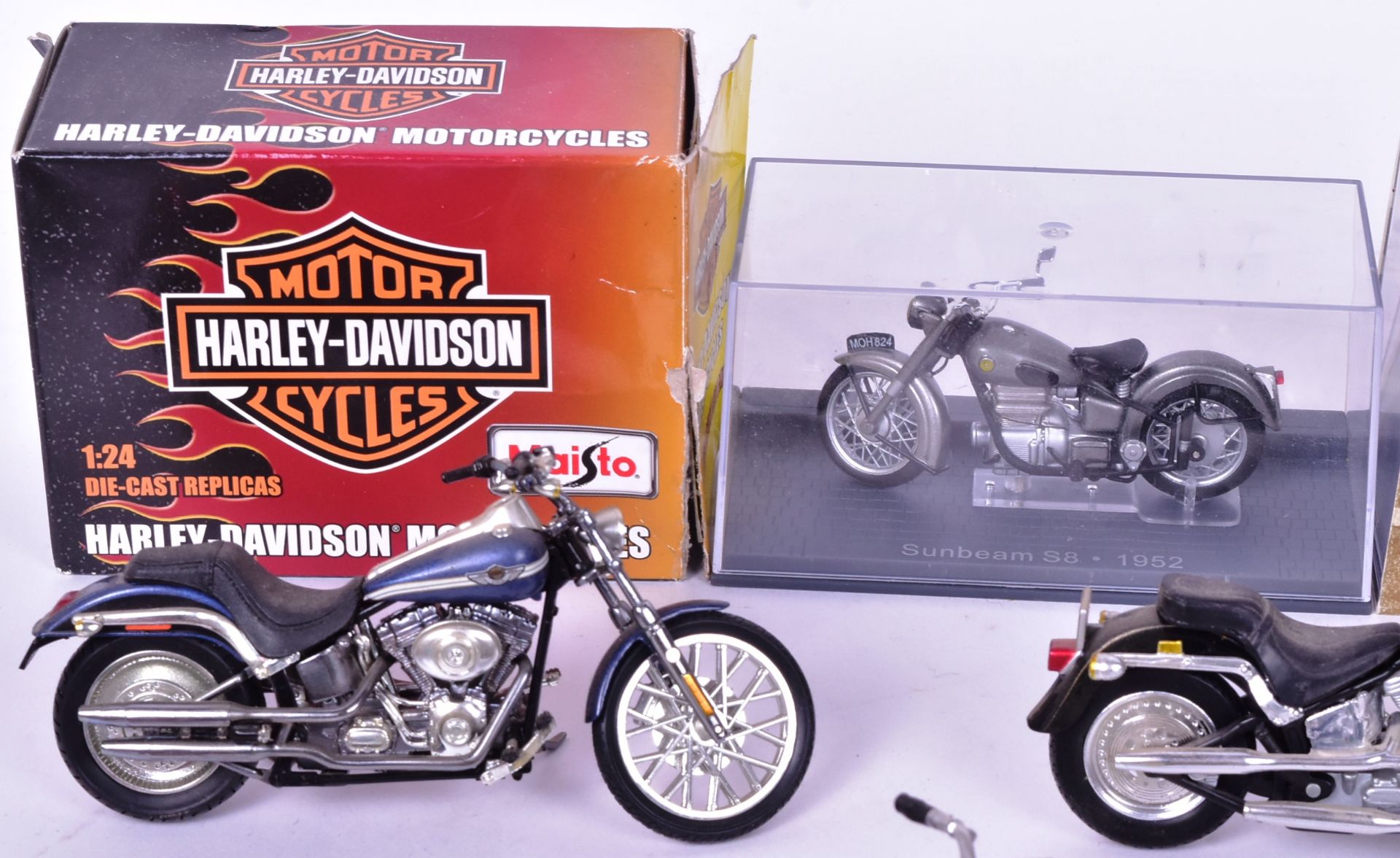 DIECAST - COLLECTION OF MOTORCYCLE MODELS - Image 3 of 7