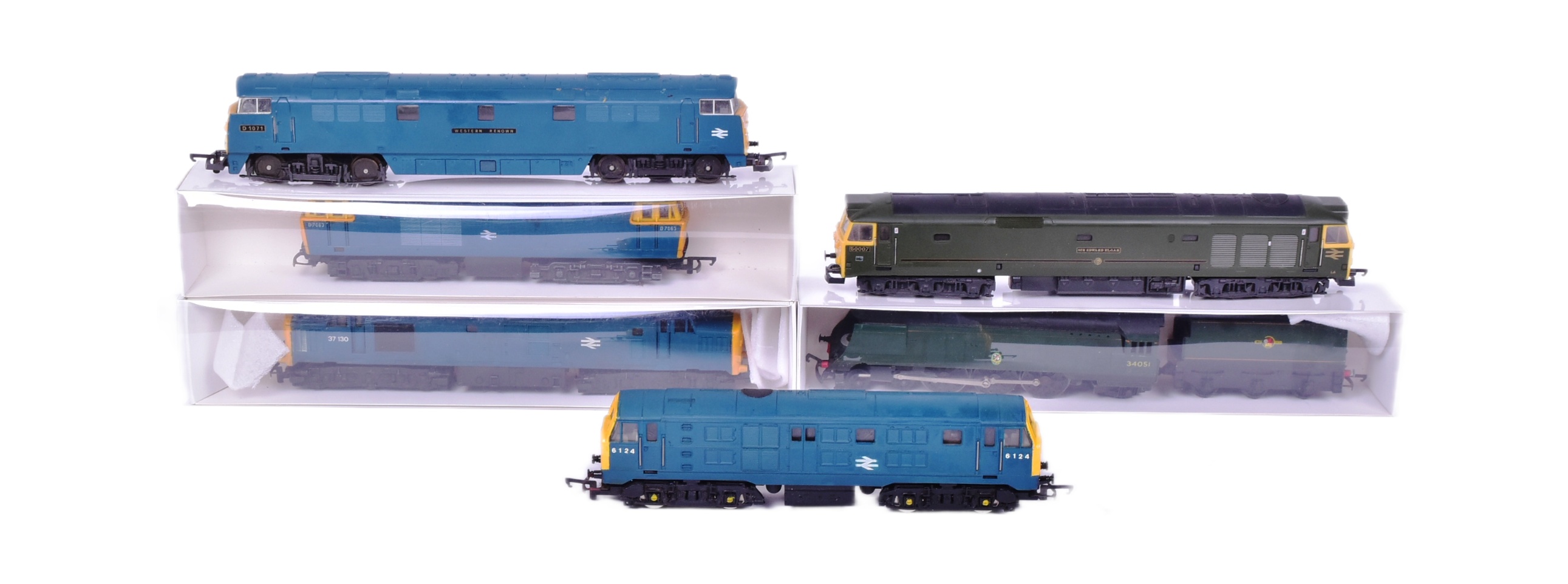 MODEL RAILWAY - COLLECTION OF OO GAUGE DIESEL LOCOMOTIVES