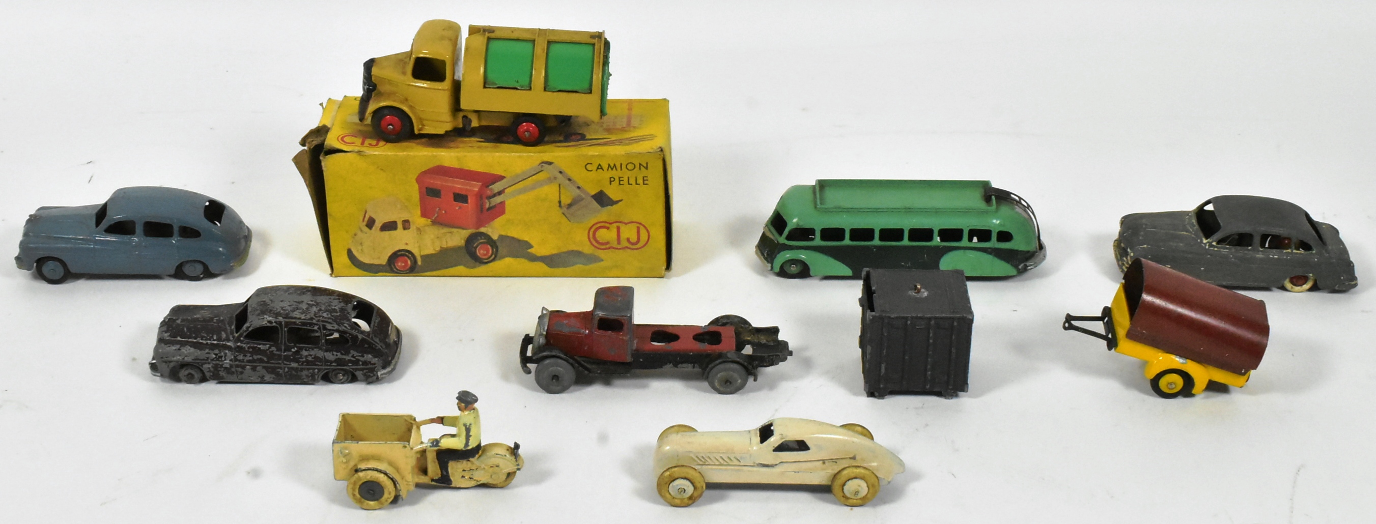 DIECAST - COLLECTION OF VINTAGE FRENCH DIECAST MODEL CARS