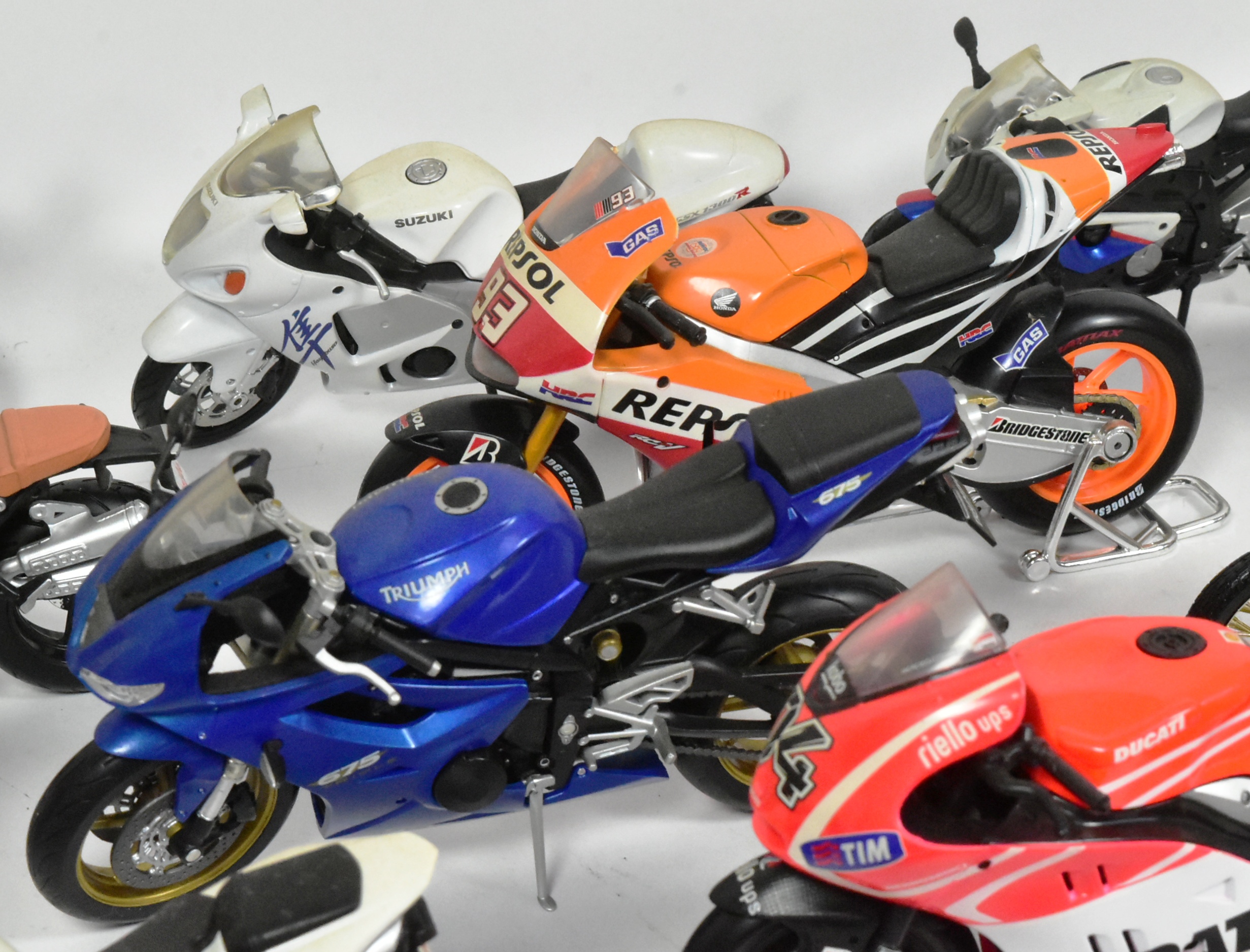 DIECAST - COLLECTION OF 1/18 SCALE MOTORBIKE MODELS - Image 3 of 5