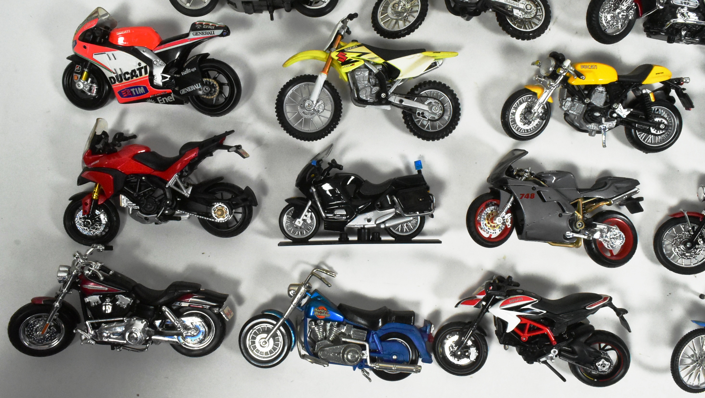 DIECAST - COLLECTION OF DIECAST MODEL MOTORBIKES - Image 2 of 5