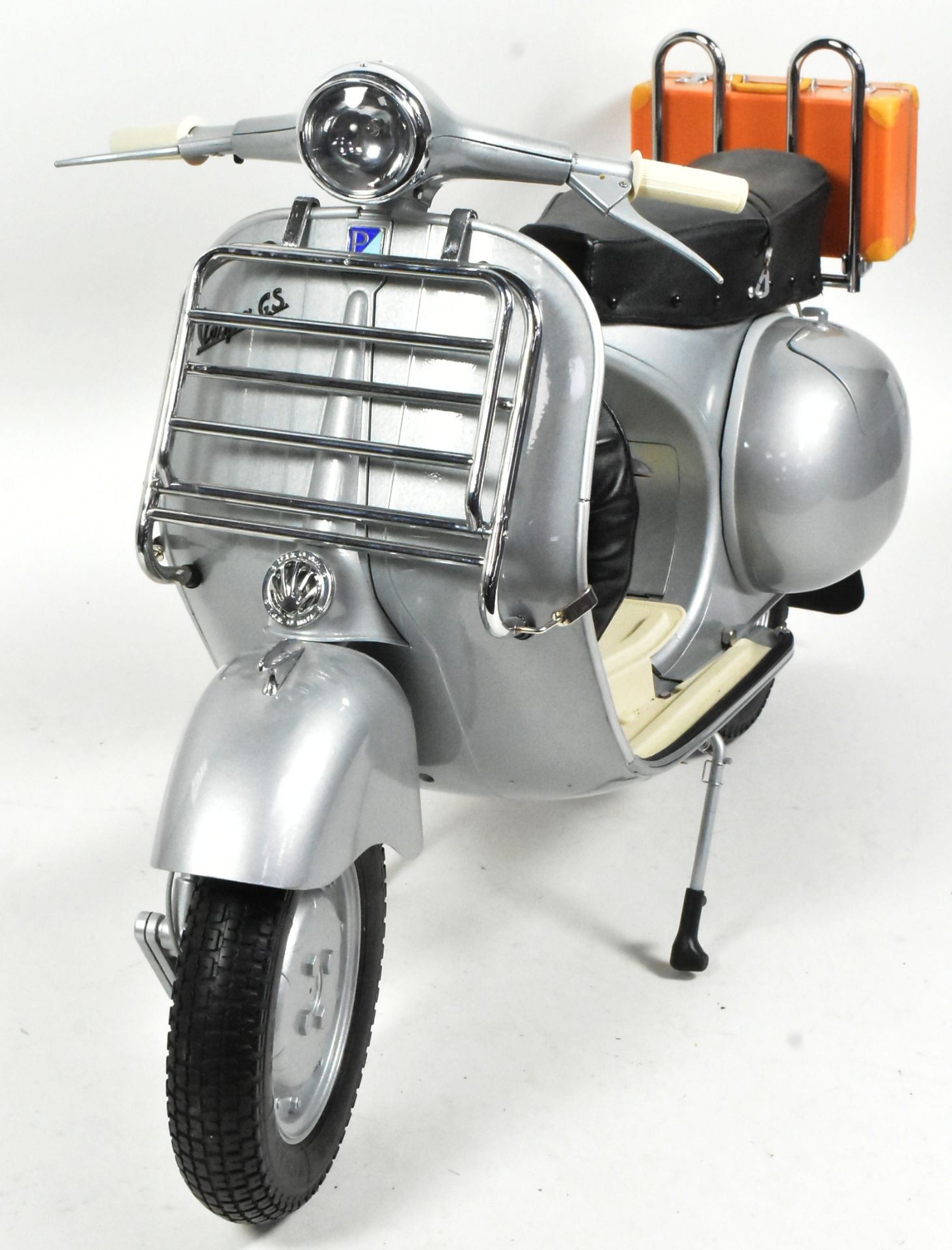 MODEL KIT - 1/3 SCALE DEAGOSTINI MADE VESPA MOTORCYCLE - Bild 3 aus 11