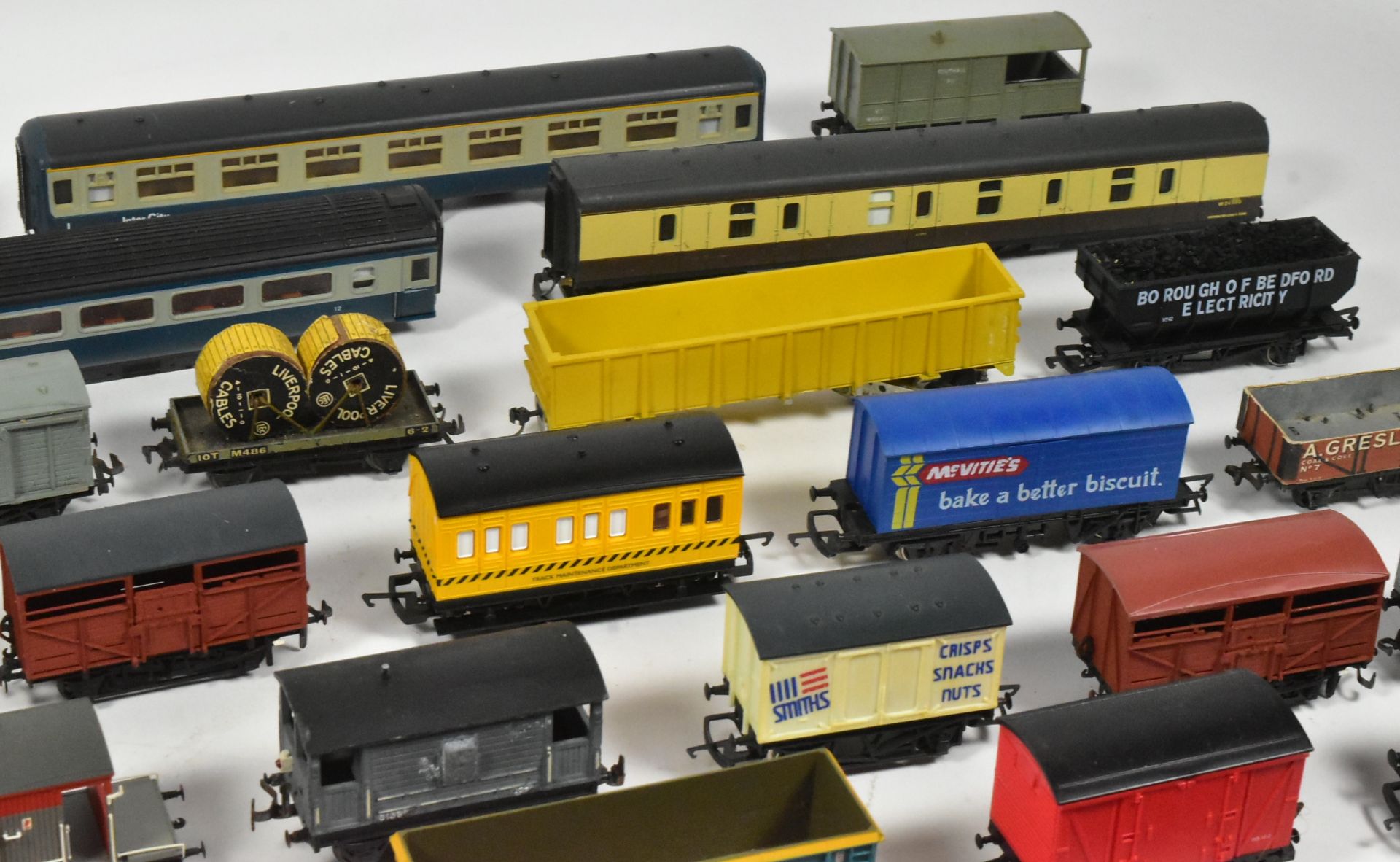 MODEL RAILWAY - COLLECTION OF ASSORTED ROLLING STOCK - Bild 3 aus 6