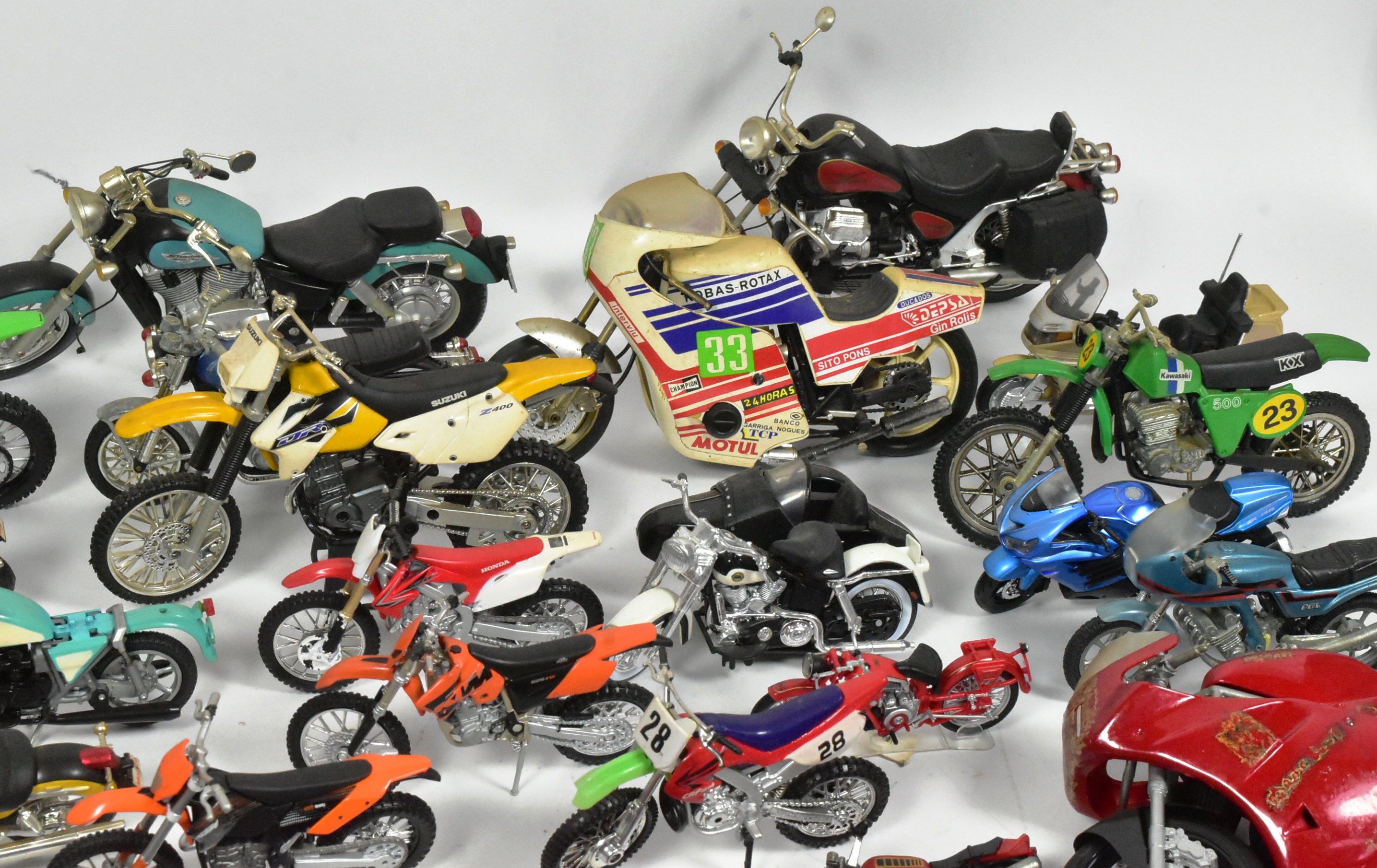 DIECAST - COLLECTION OF ASSORTED DIECAST MODEL MOTORBIKES - Image 3 of 6