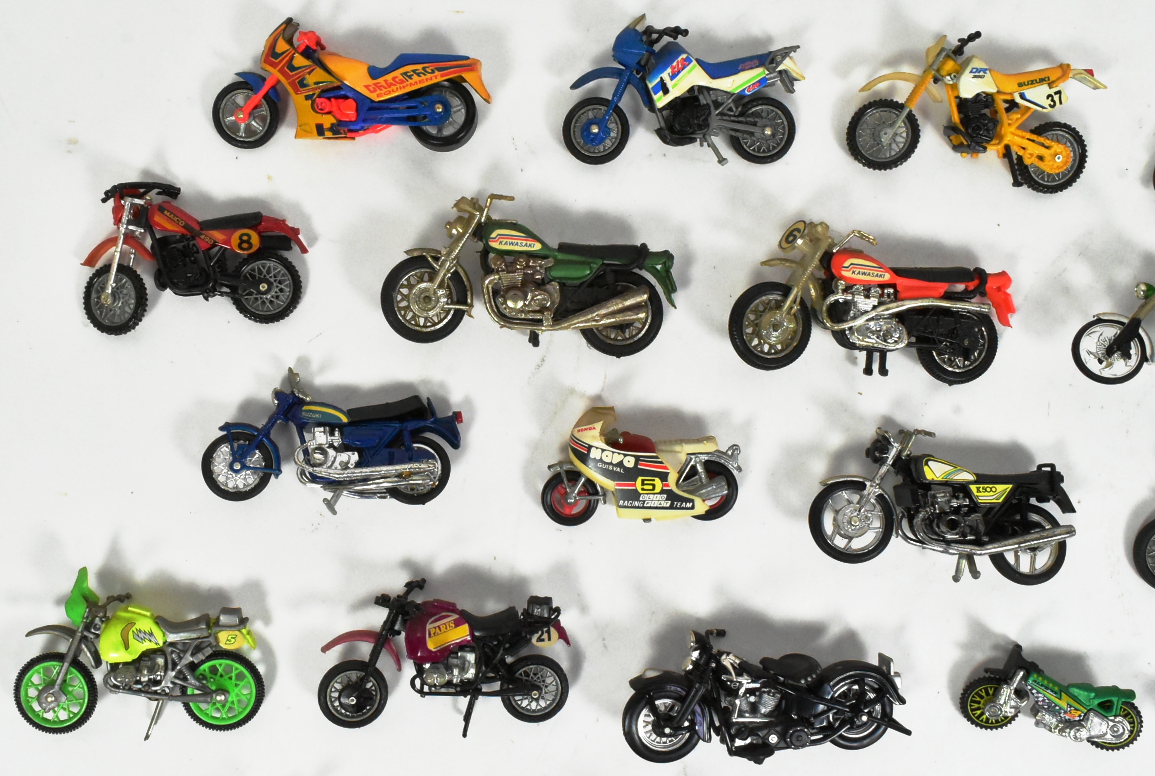 DIECAST - COLLECTION OF 1/32 SCALE DIECAST MODEL MOTORCYCLES - Image 4 of 5