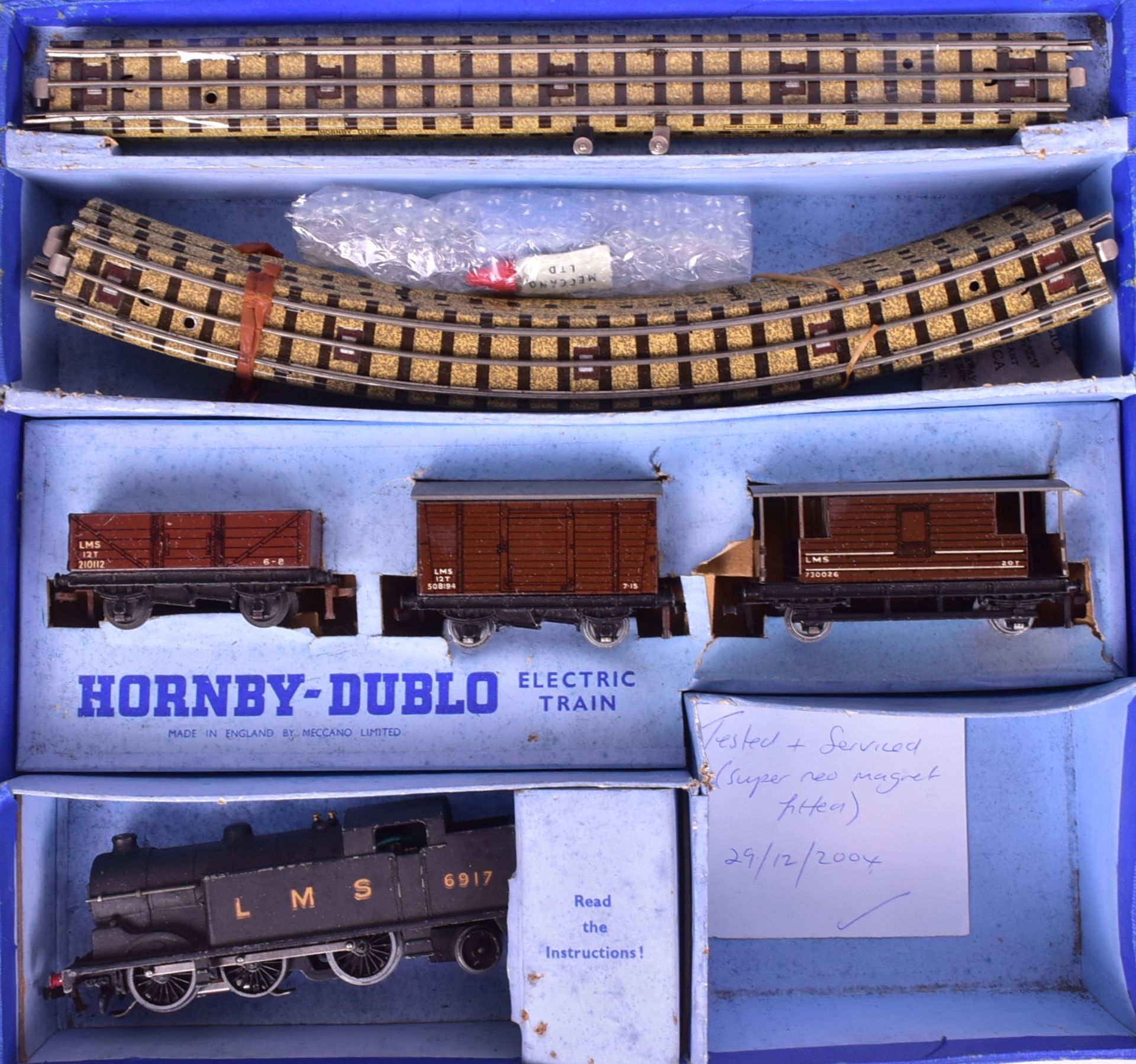 MODEL RAILWAY - TWO VINTAGE HORNBY DUBLO OO GAUGE TRAINSETS - Image 2 of 5