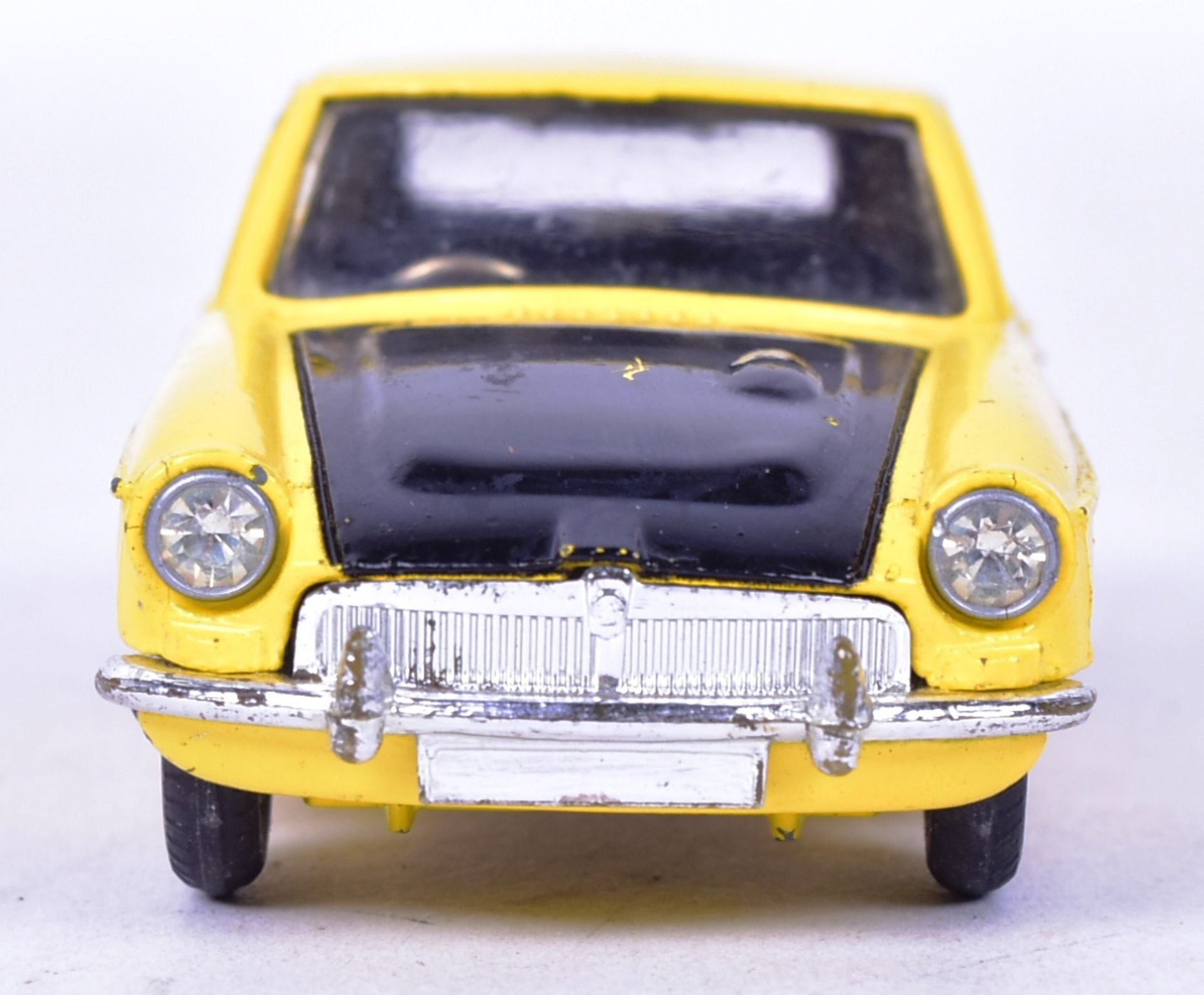 DIECAST - VINTAGE CORGI TOYS DIECAST MGB GT COMPETITION MODEL - Image 4 of 6