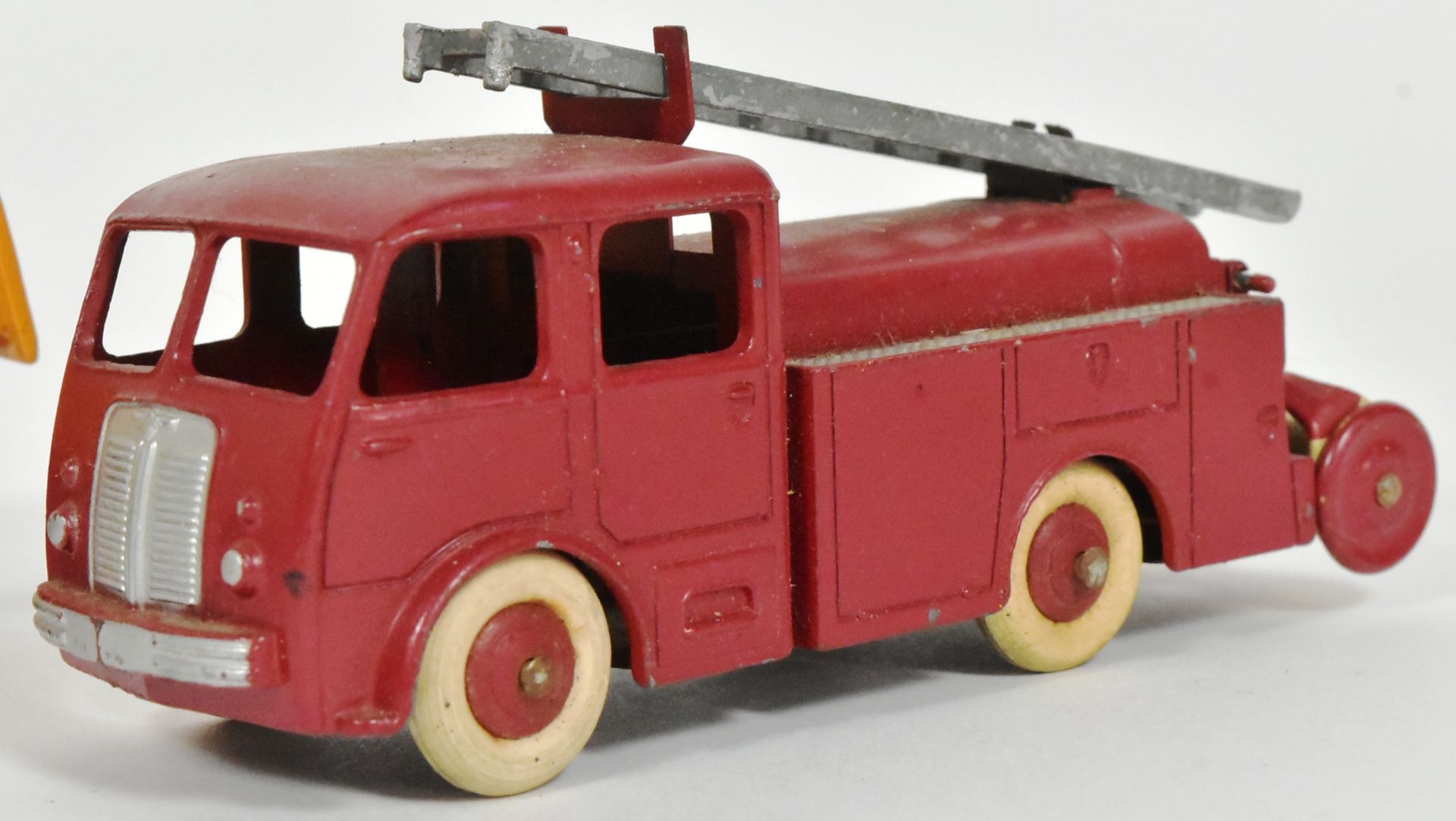 DIECAST - FRENCH DINKY TOYS - FIRE RESCUE & DUMPSTER TRUCK - Image 2 of 7