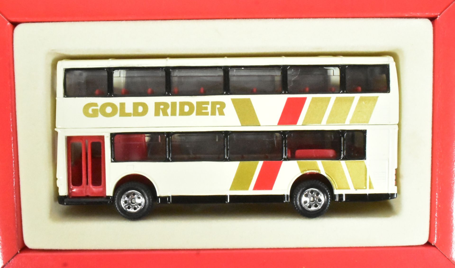 DIECAST - COLLECTION OF CORGI DIECAST MODEL BUSES - Bild 5 aus 5