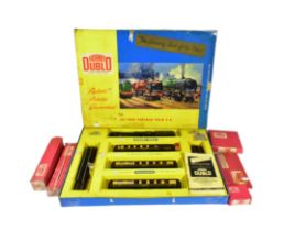 MODEL RAILWAY - VINTAGE HORNBY DUBLO OO GAUGE TRAINSET