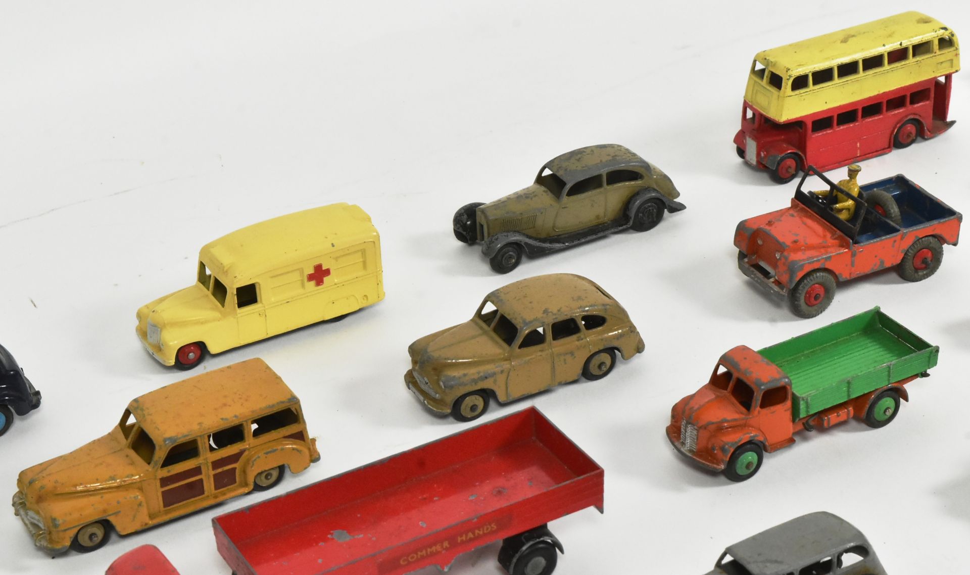 DIECAST - COLLECTION OF VINTAGE DINKY TOYS - Bild 5 aus 6