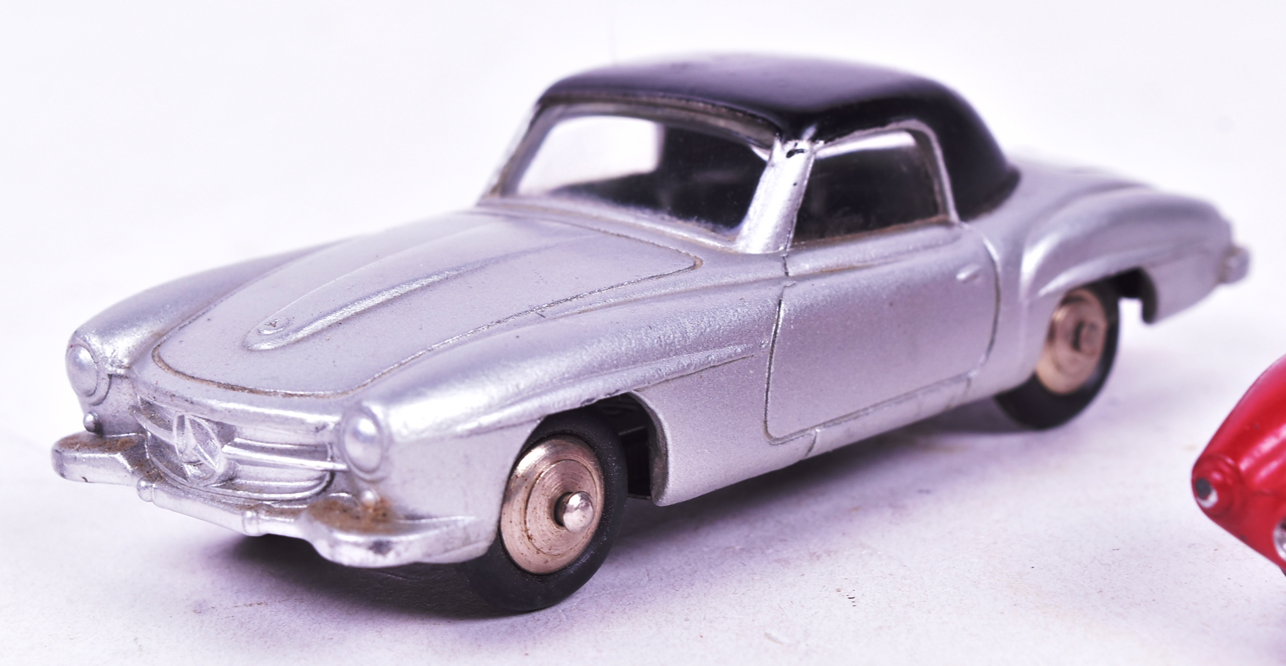 DIECAST - FRENCH DINKY TOYS - MASERATI & MERCEDES 190 SL - Image 3 of 6
