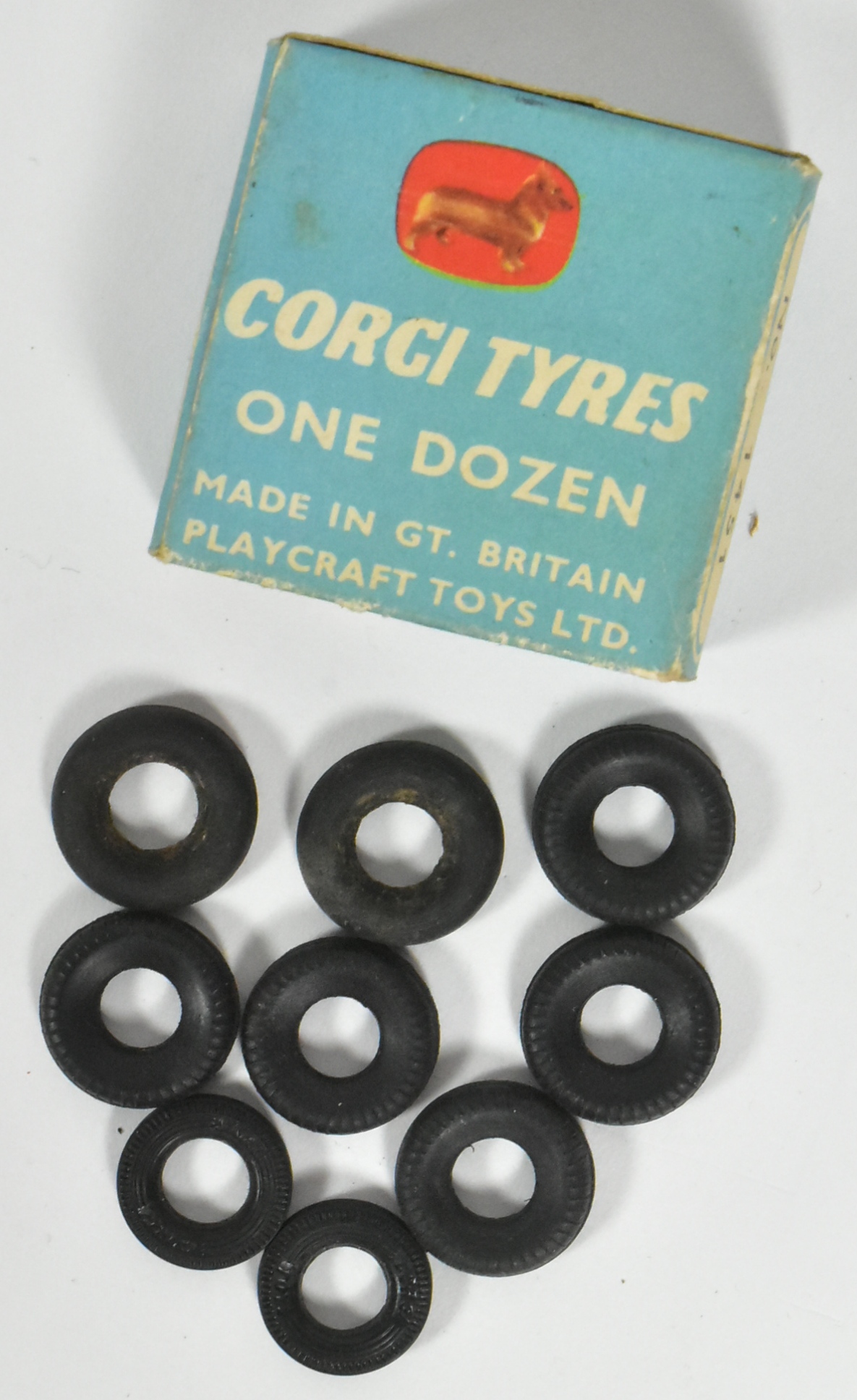 DIECAST - VINTAGE CORGI & DINKY TOYS ACCESSORIES - Image 4 of 4