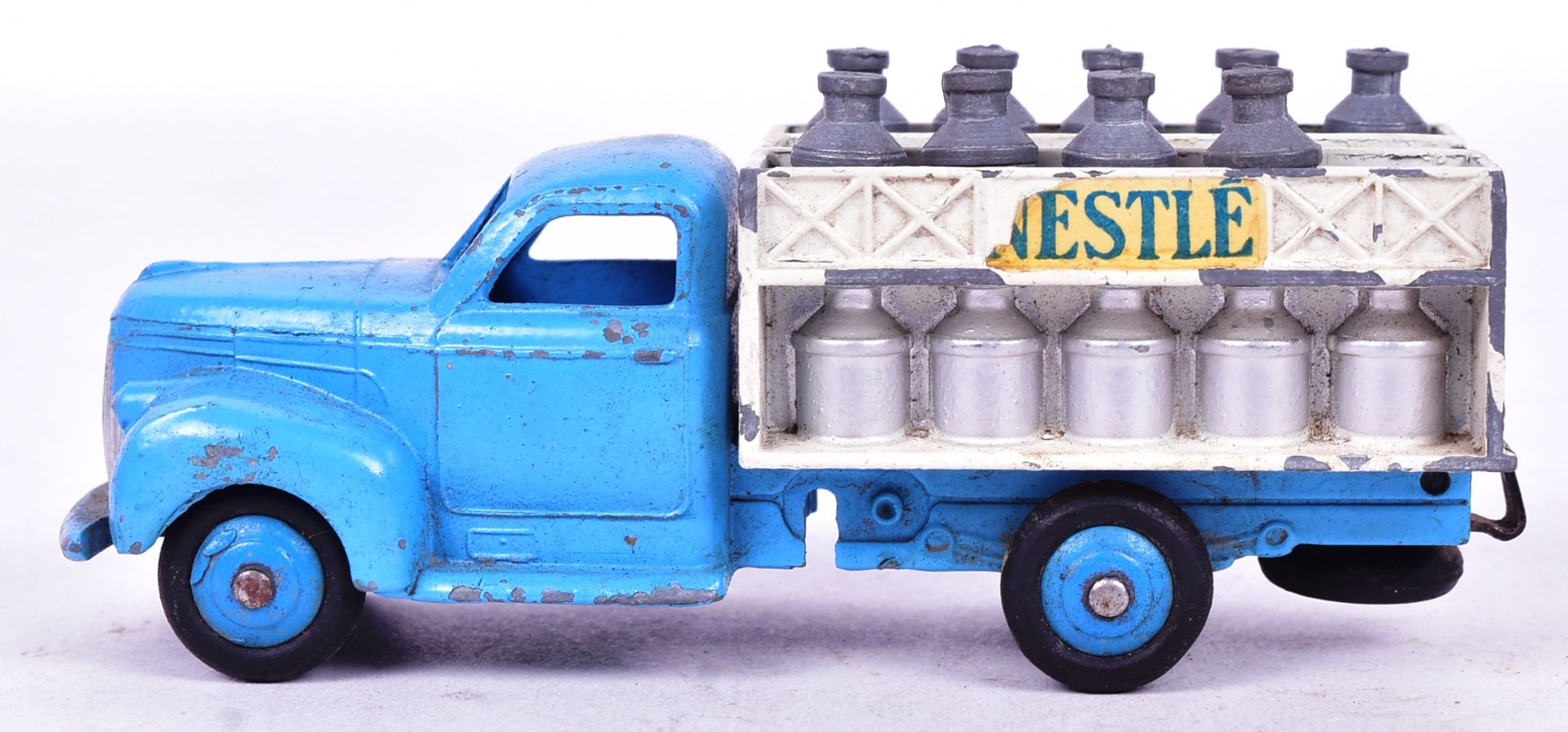 DIECAST - FRENCH DINKY TOYS - NESTLE DAIRY TRUCK - Bild 3 aus 6