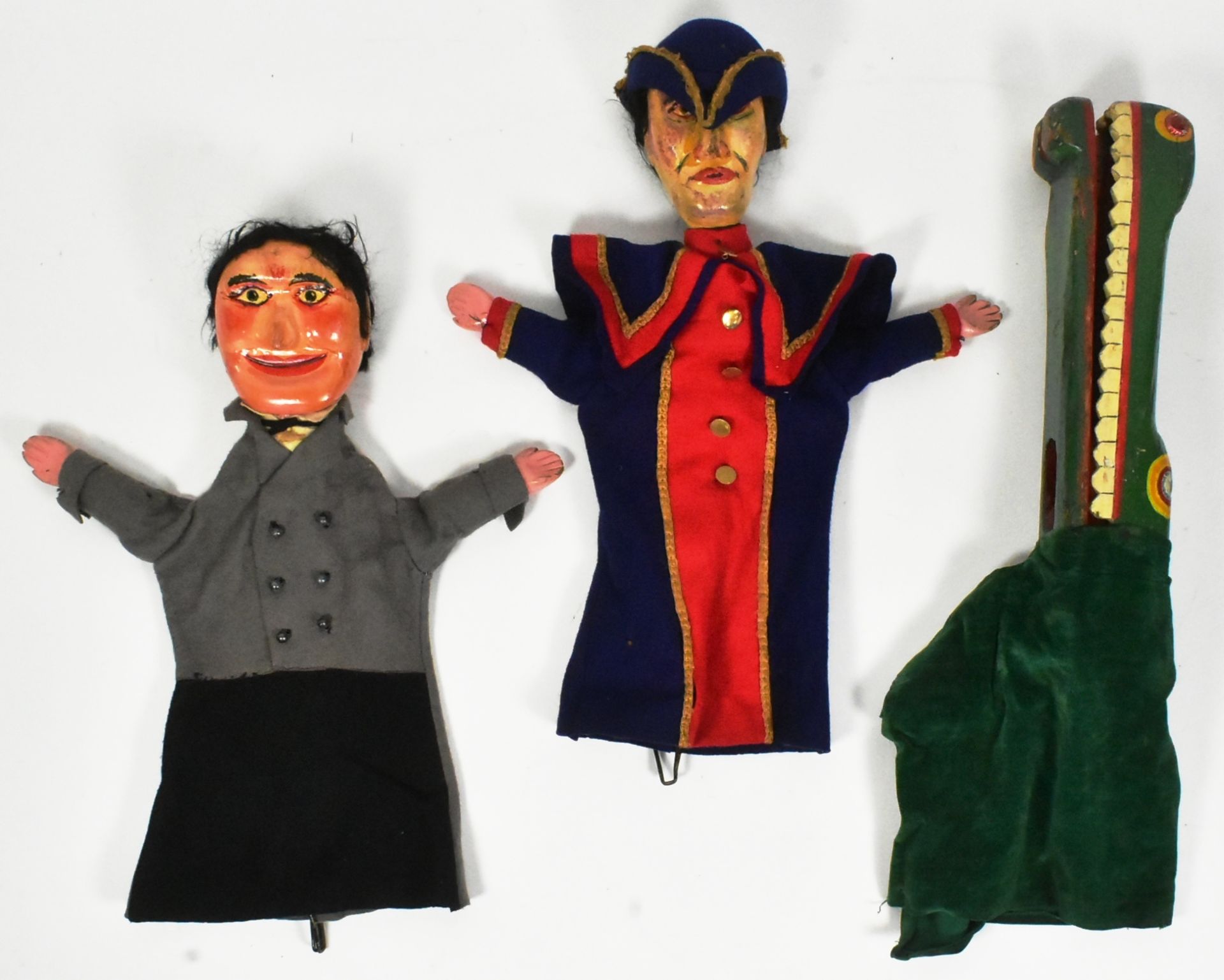 PUNCH AND JUDY - VINTAGE COMPLETE PUPPET THEATRE & PUPPETS W/PROVENANCE - Bild 8 aus 15