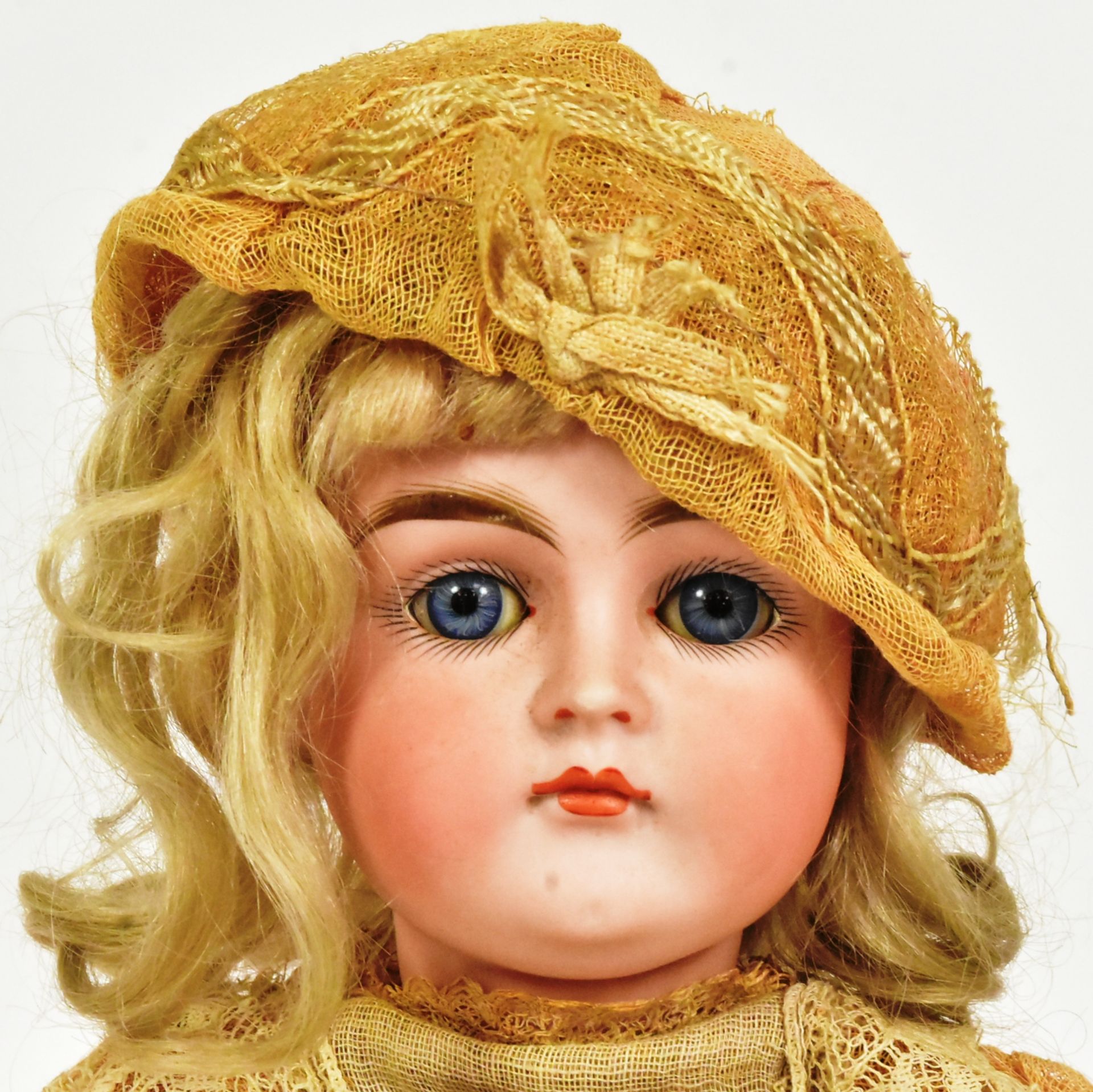 KESTNER - ANTIQUE EARLY 20TH CENTURY BISQUE HEADED DOLL - Image 2 of 6