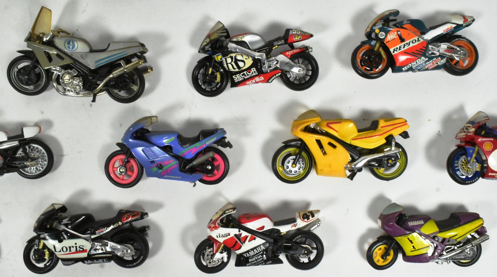 DIECAST - COLLECTION OF 1/24 SCALE DIECAST MOTORCYCLES - Bild 3 aus 5