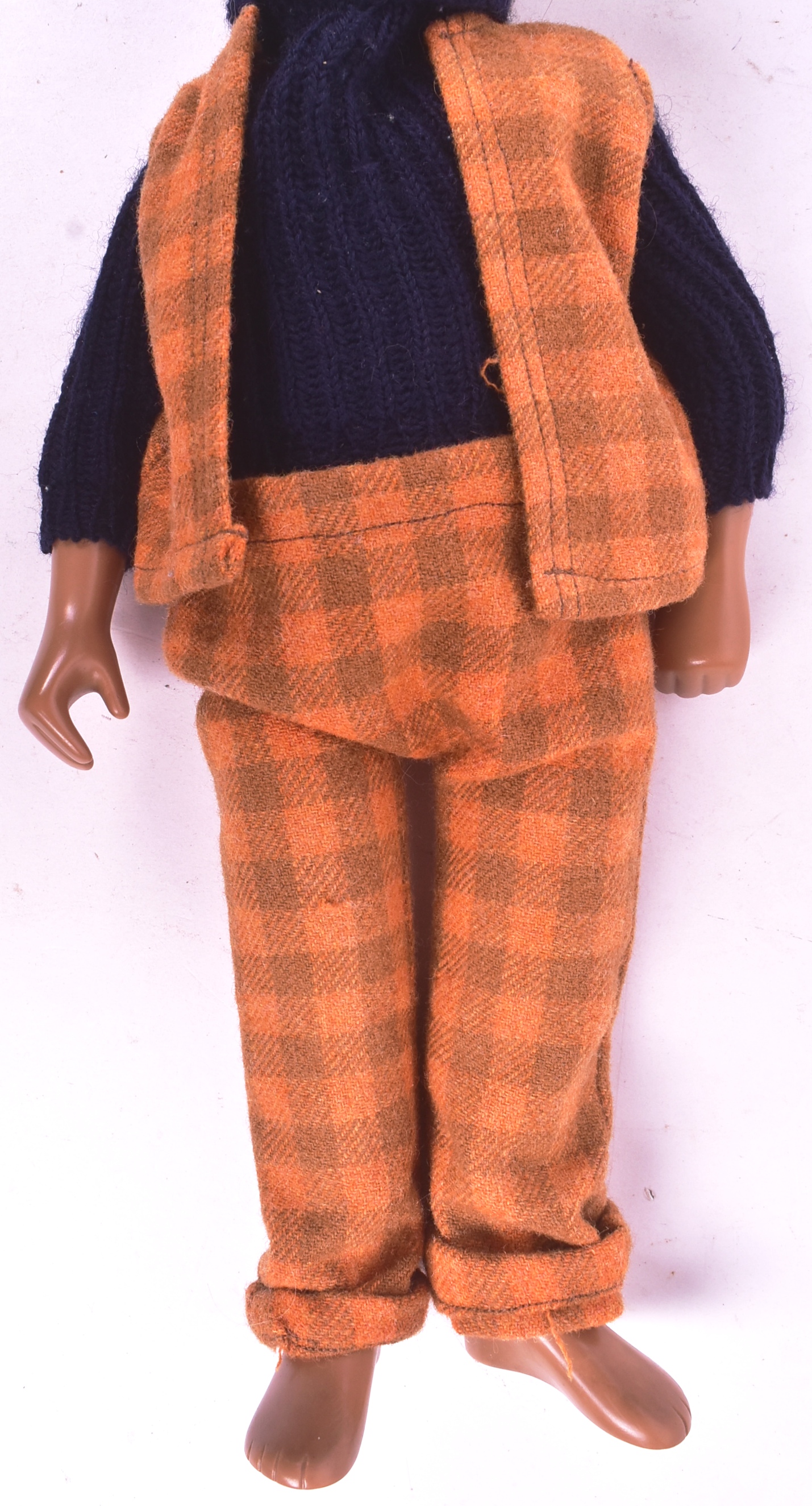 SASHA DOLL - VINTAGE 1970S GREGOR DOLL WITH OUTFIT - Image 3 of 4