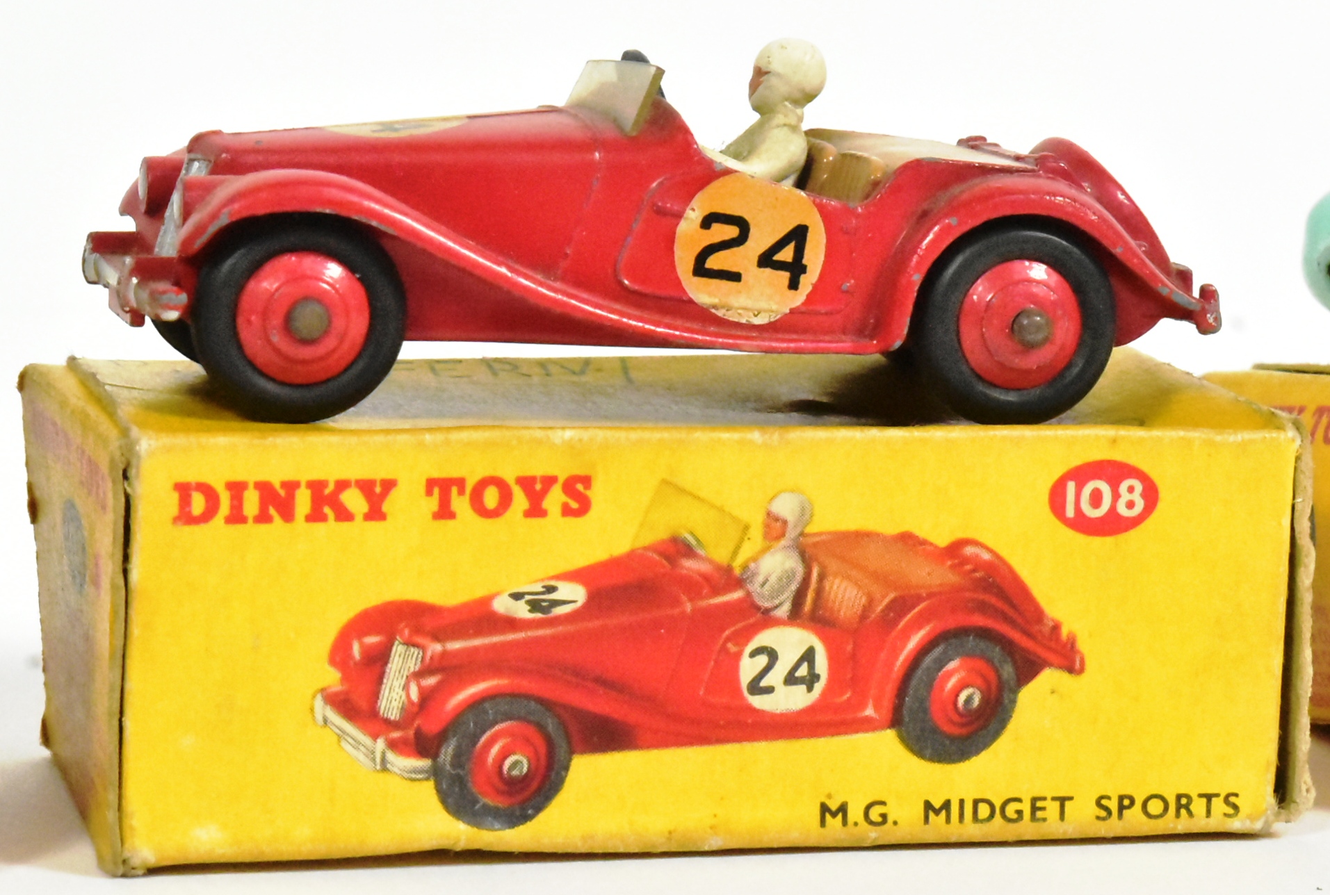 DIECAST - X4 VINTAGE DINKY TOYS DIECAST MODEL CARS - Image 4 of 5
