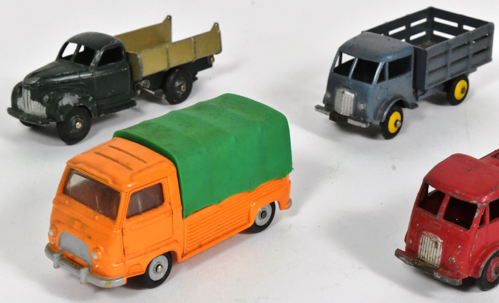 DIECAST - FRENCH DINKY TOYS - X5 ASSORTED TRUCKS - Bild 3 aus 6