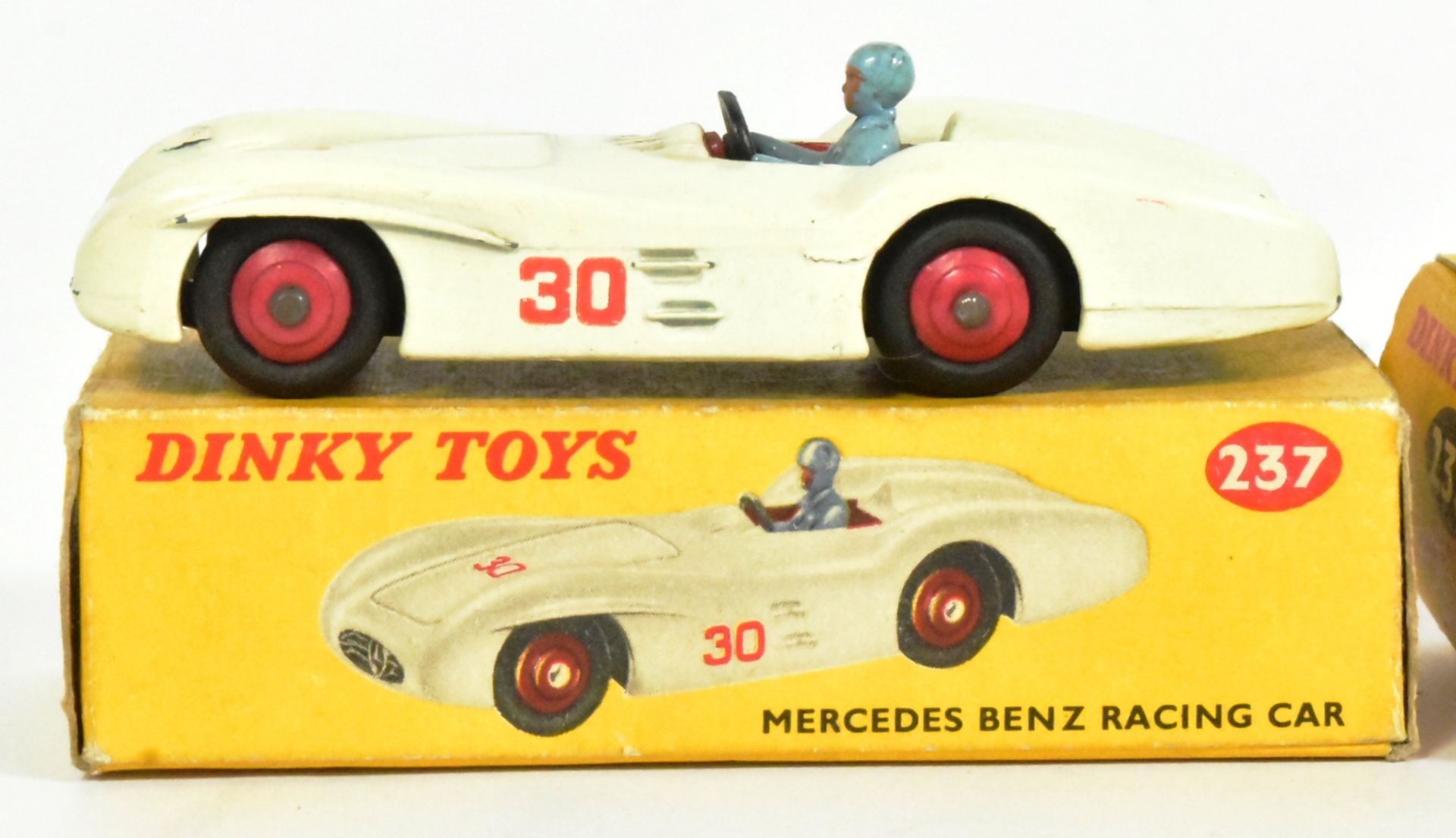 DIECAST - X4 VINTAGE DINKY TOYS DIECAST MODEL CARS - Bild 2 aus 5