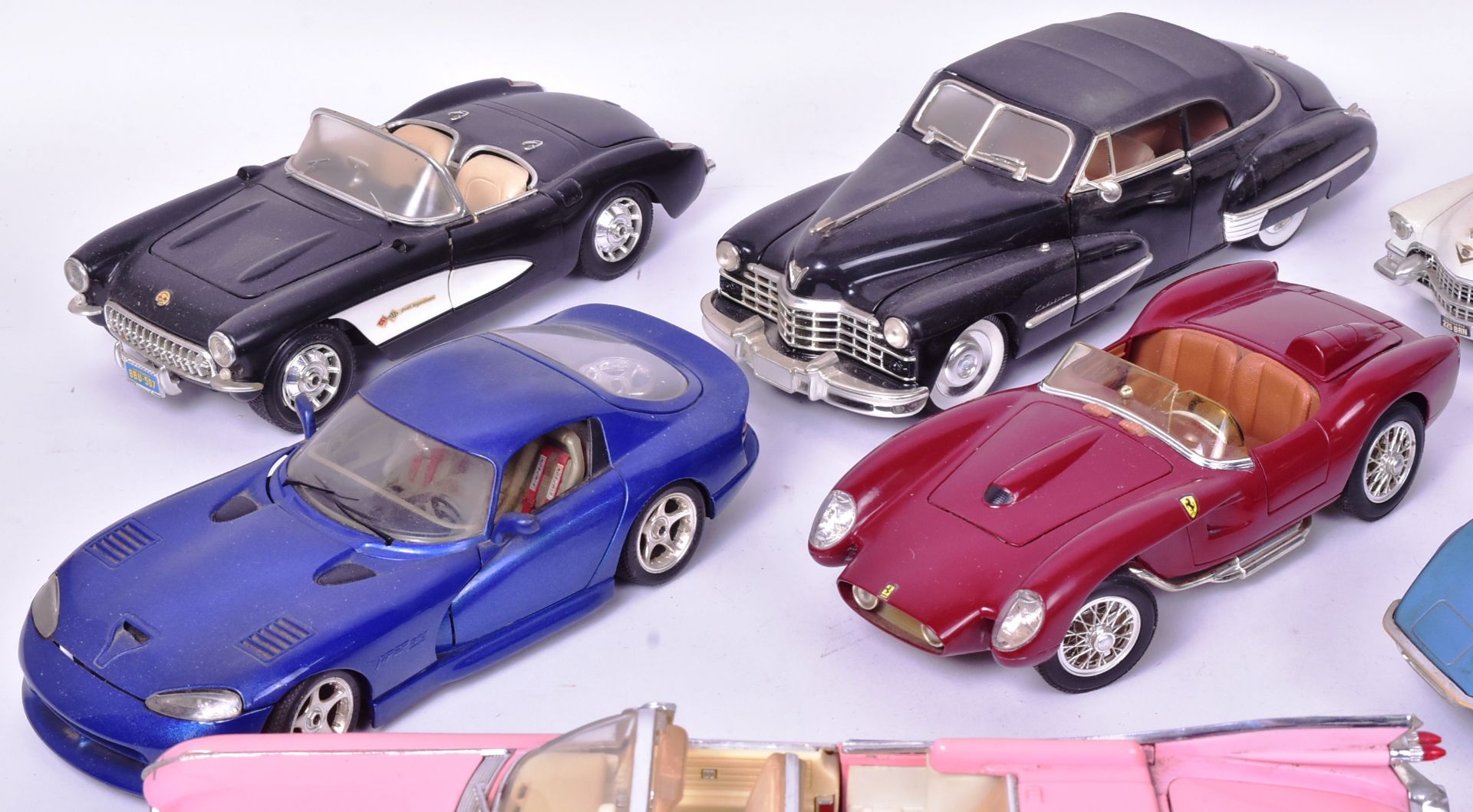 DIECAST - COLLECTION OF 1/18 SCALE DIECAST MODEL CARS - Bild 3 aus 6