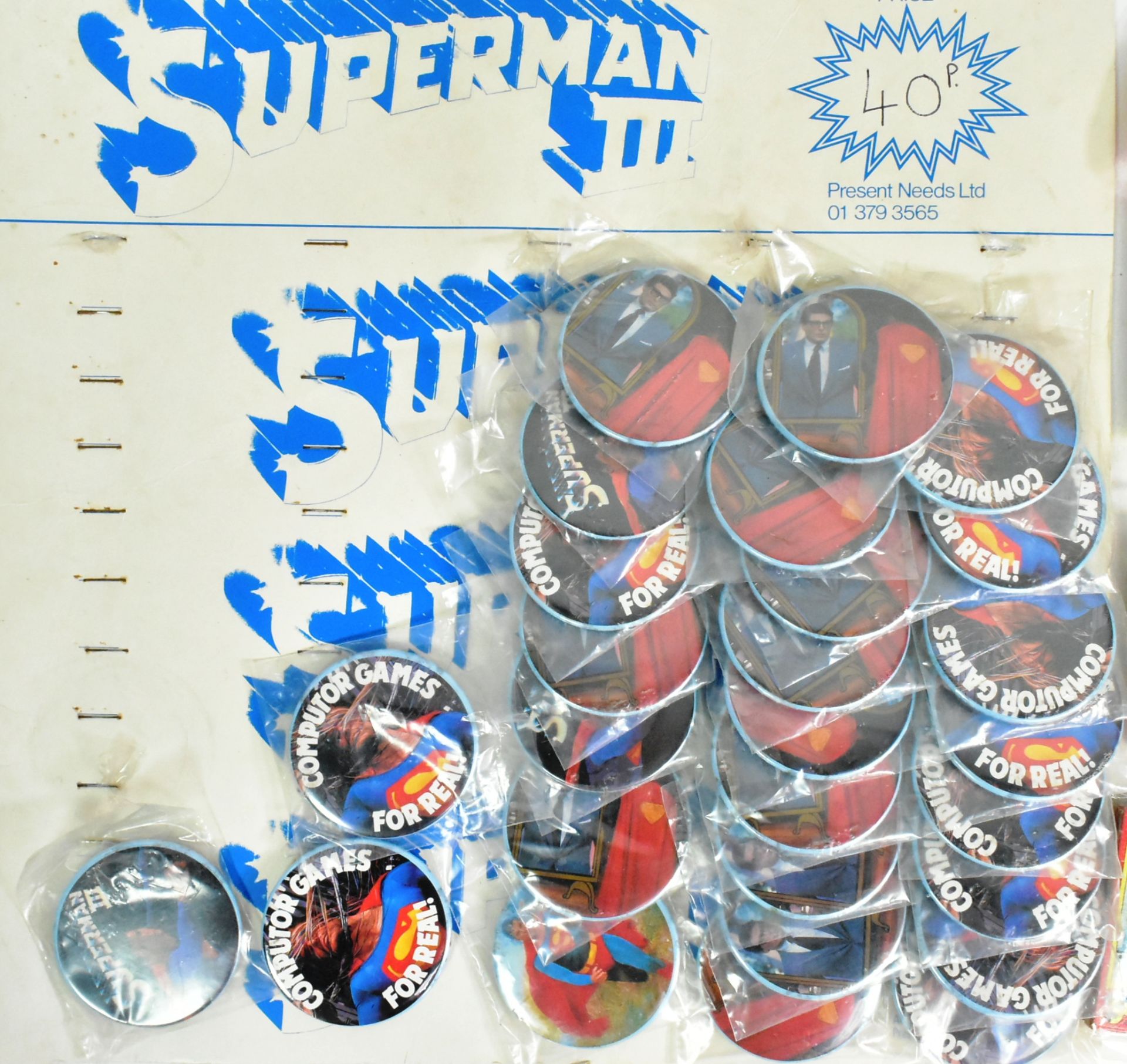 SUPERMAN - VINTAGE TOPPS TRADING CARDS & PHOTO BADGES - Image 2 of 4