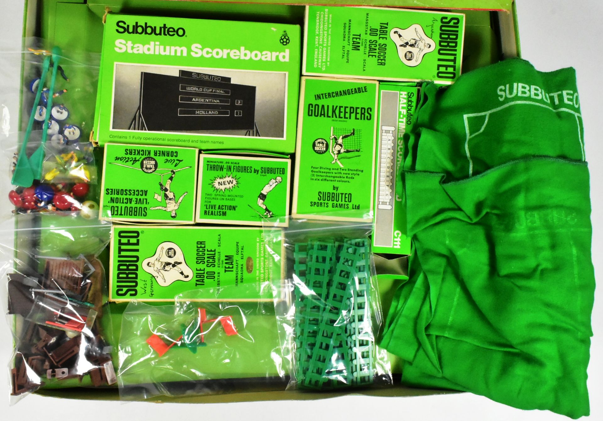 SUBBUTEO - COLLECTION OF SUBBUTEO TABLE TOP FOOTBALL - Image 2 of 7