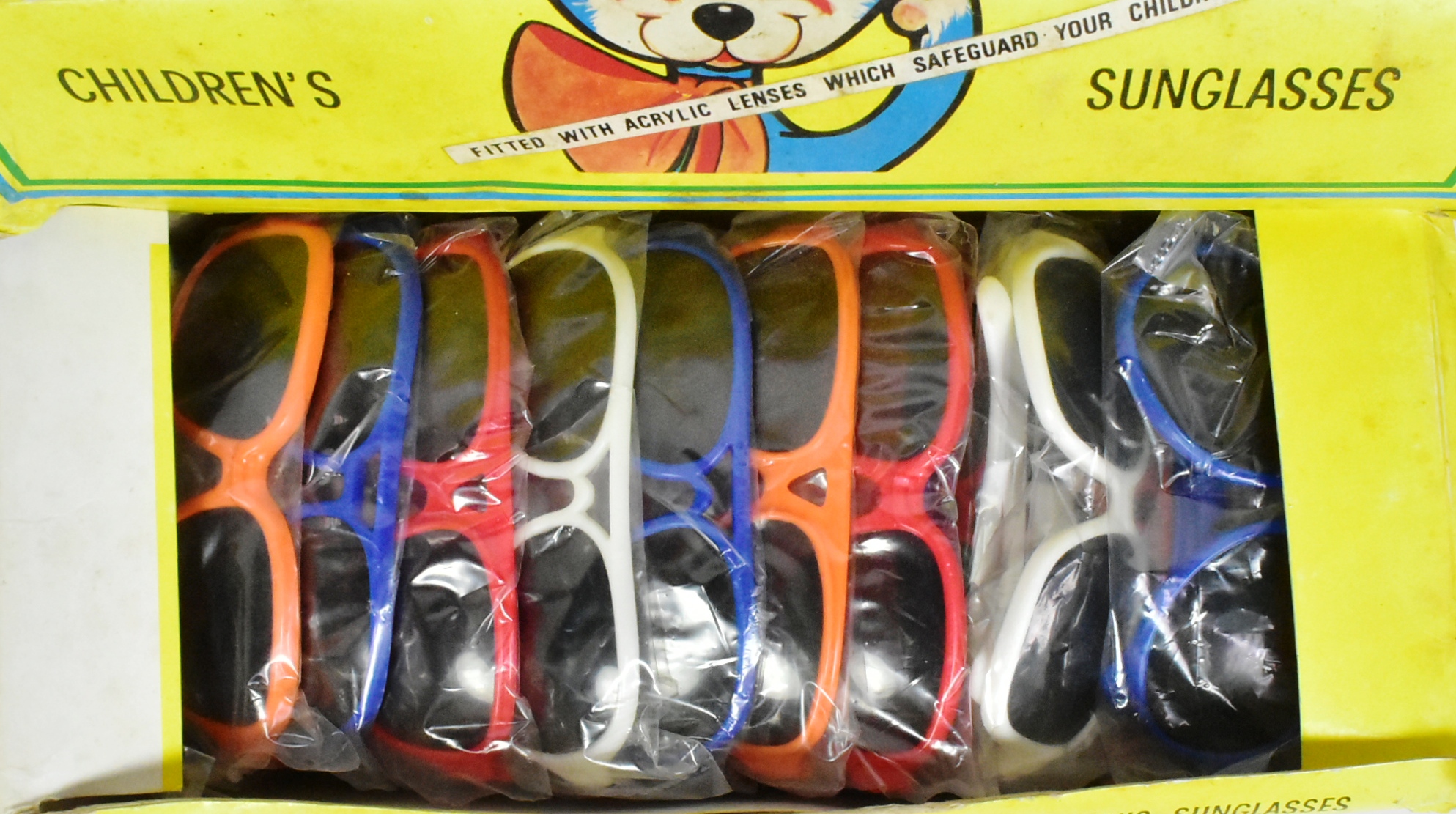 COUNTER TOP DISPLAY BOX - VINTAGE 'CHILDREN'S SUNGLASSES' - Image 2 of 5