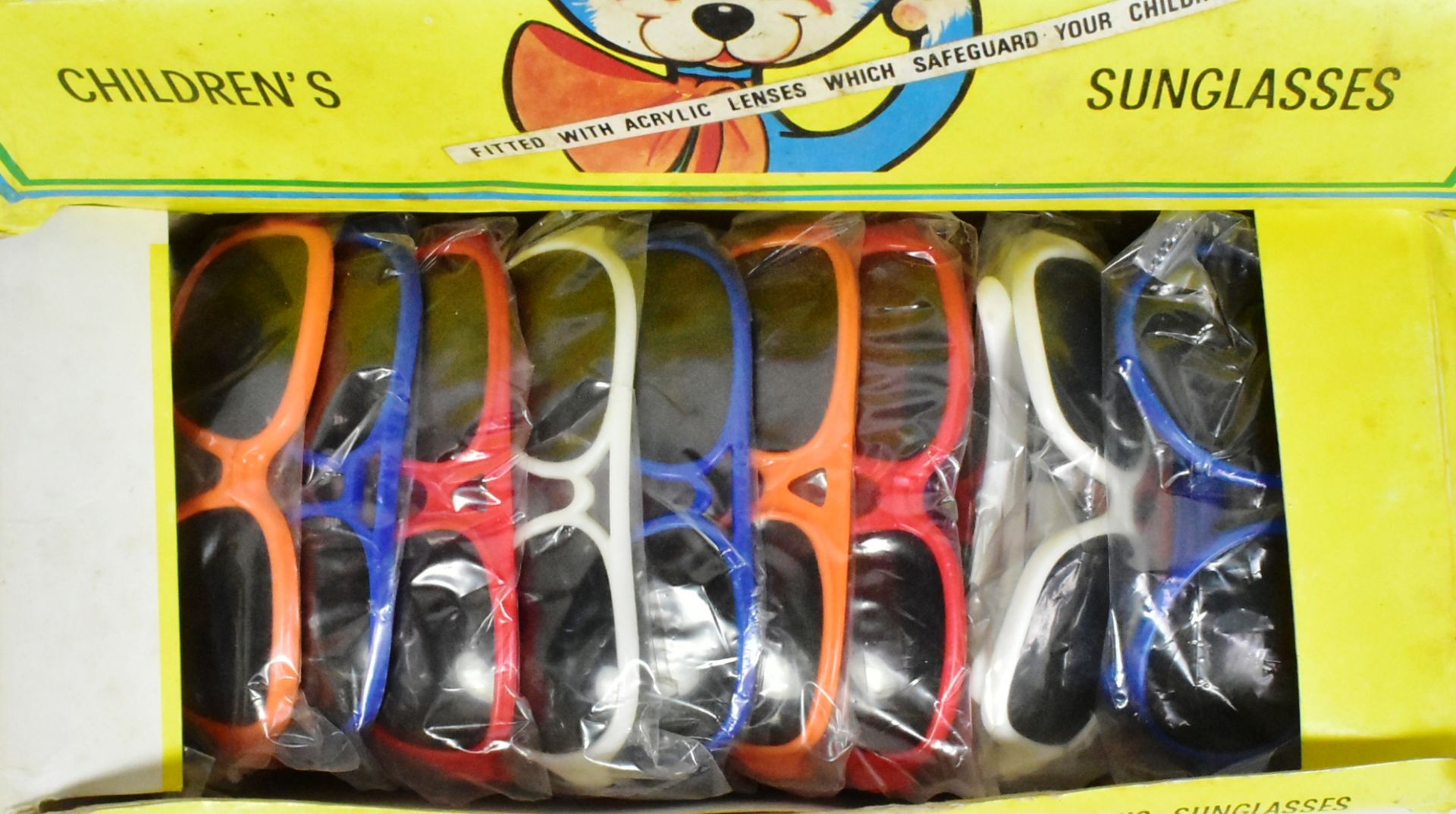 COUNTER TOP DISPLAY BOX - VINTAGE 'CHILDREN'S SUNGLASSES' - Image 2 of 5