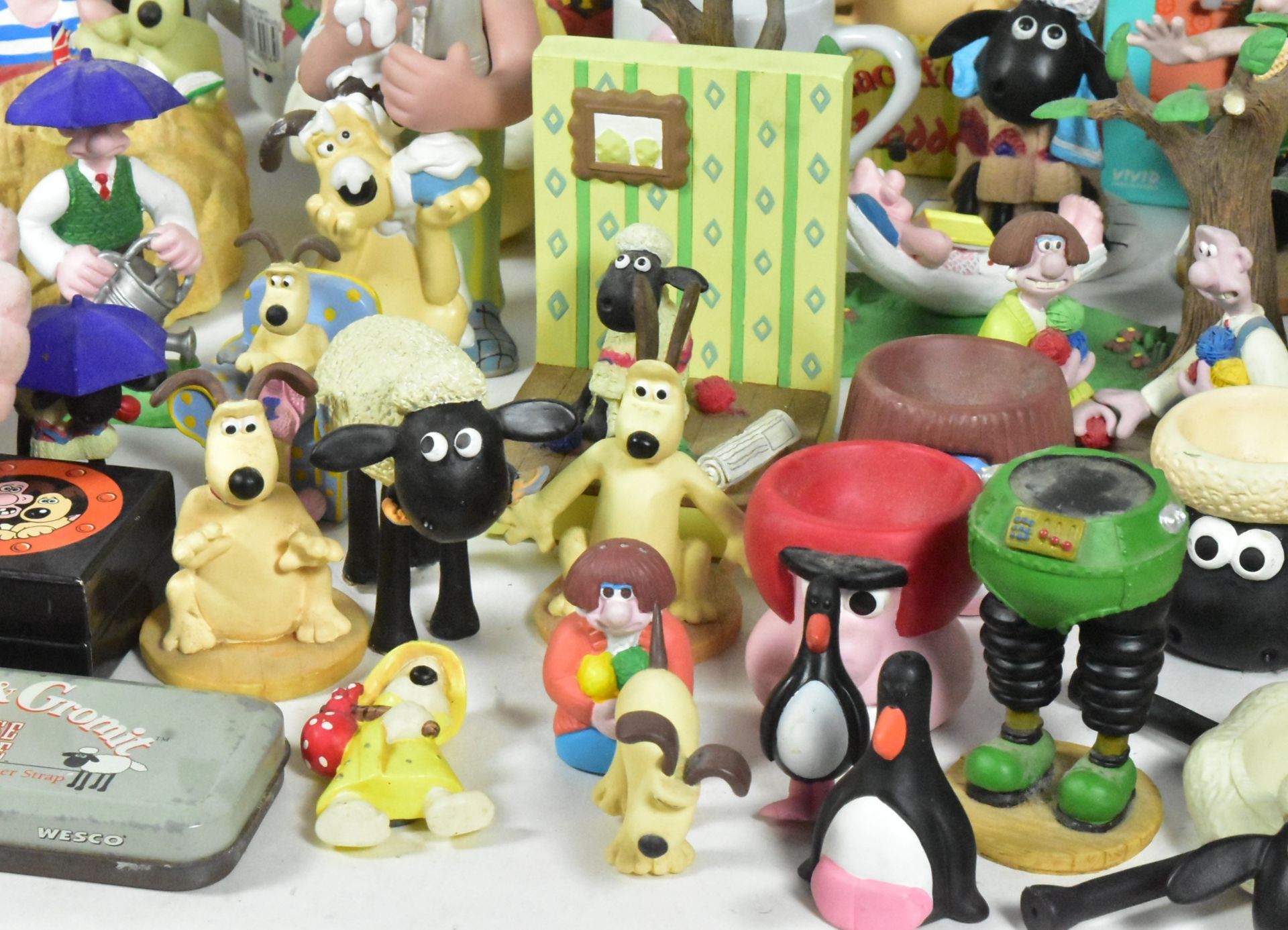 WALLACE & GROMIT - COLLECTION OF MEMORABILIA - Image 5 of 7