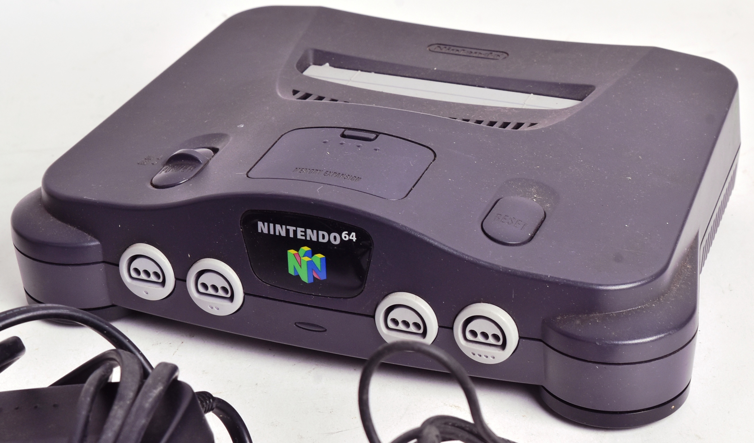 RETRO GAMING - VINTAGE NINTENDO 64 PLUS GAMES - Image 2 of 5