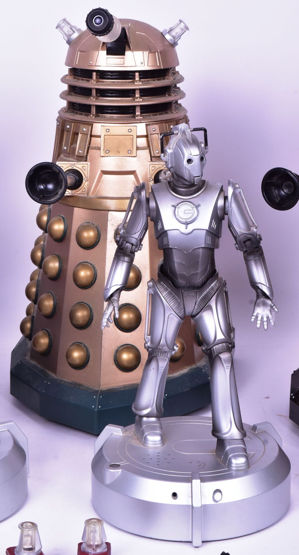 DOCTOR WHO - ELECTRONIC TOYS - DALEKS & CYBERMEN FIGURES - Bild 4 aus 6