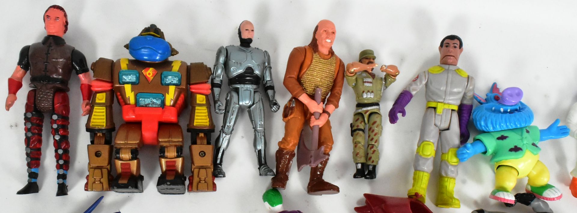 ACTION FIGURES - COLLECTION OF 1980S & 1990S FIGURES - Image 3 of 5