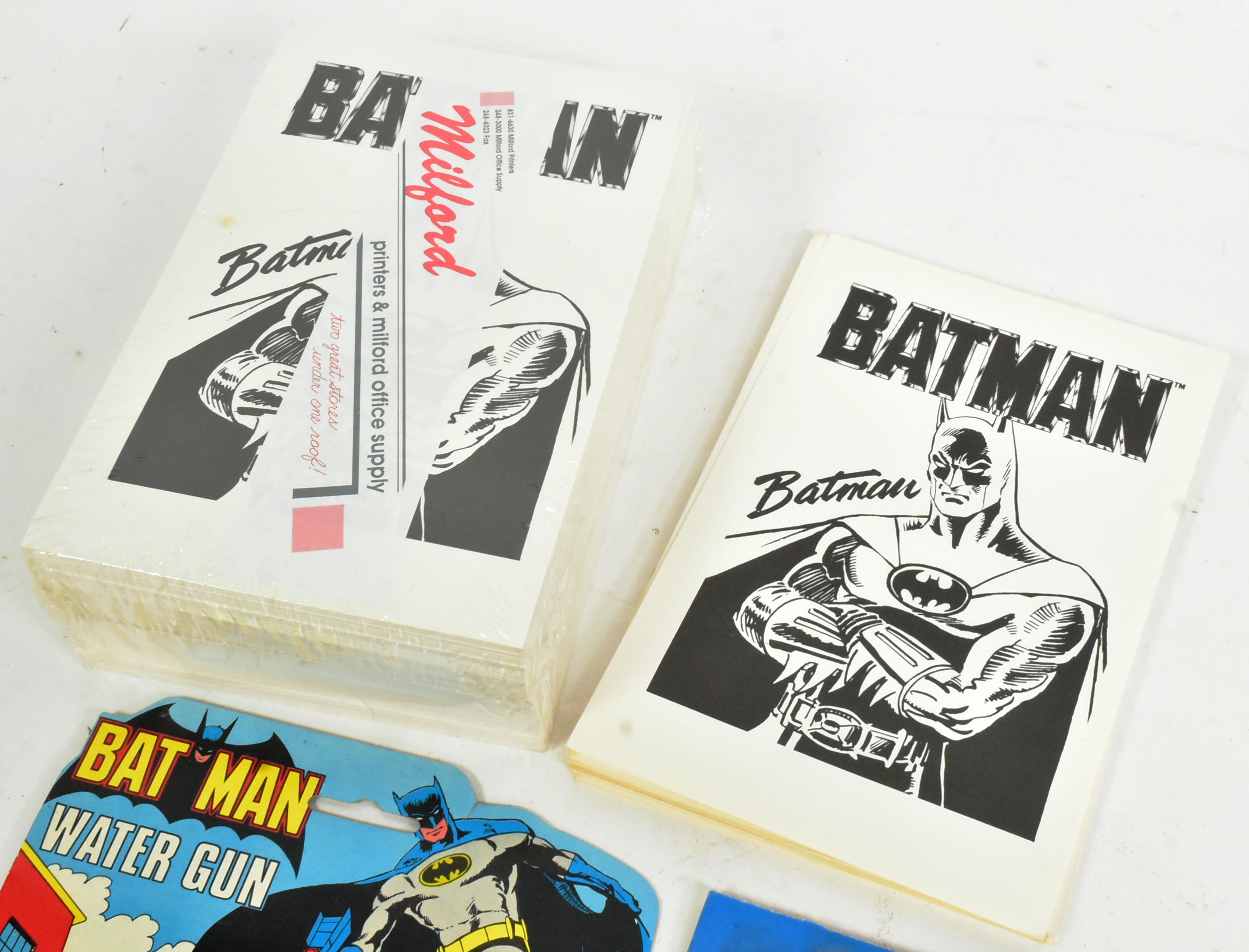 BATMAN - VINTAGE UNUSED AUTOGRAPH CARDS & WATER PISTOL - Image 2 of 4