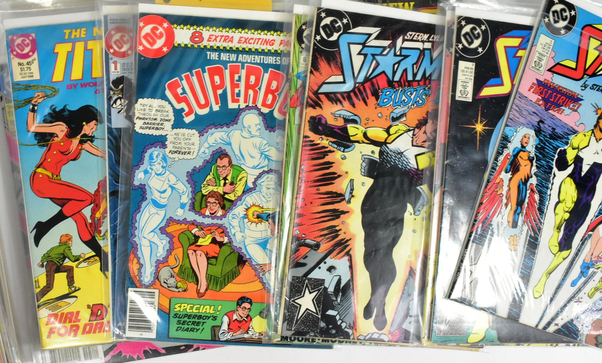 COMICS - COLLECTION OF VINTAGE DC COMICS - Image 2 of 4