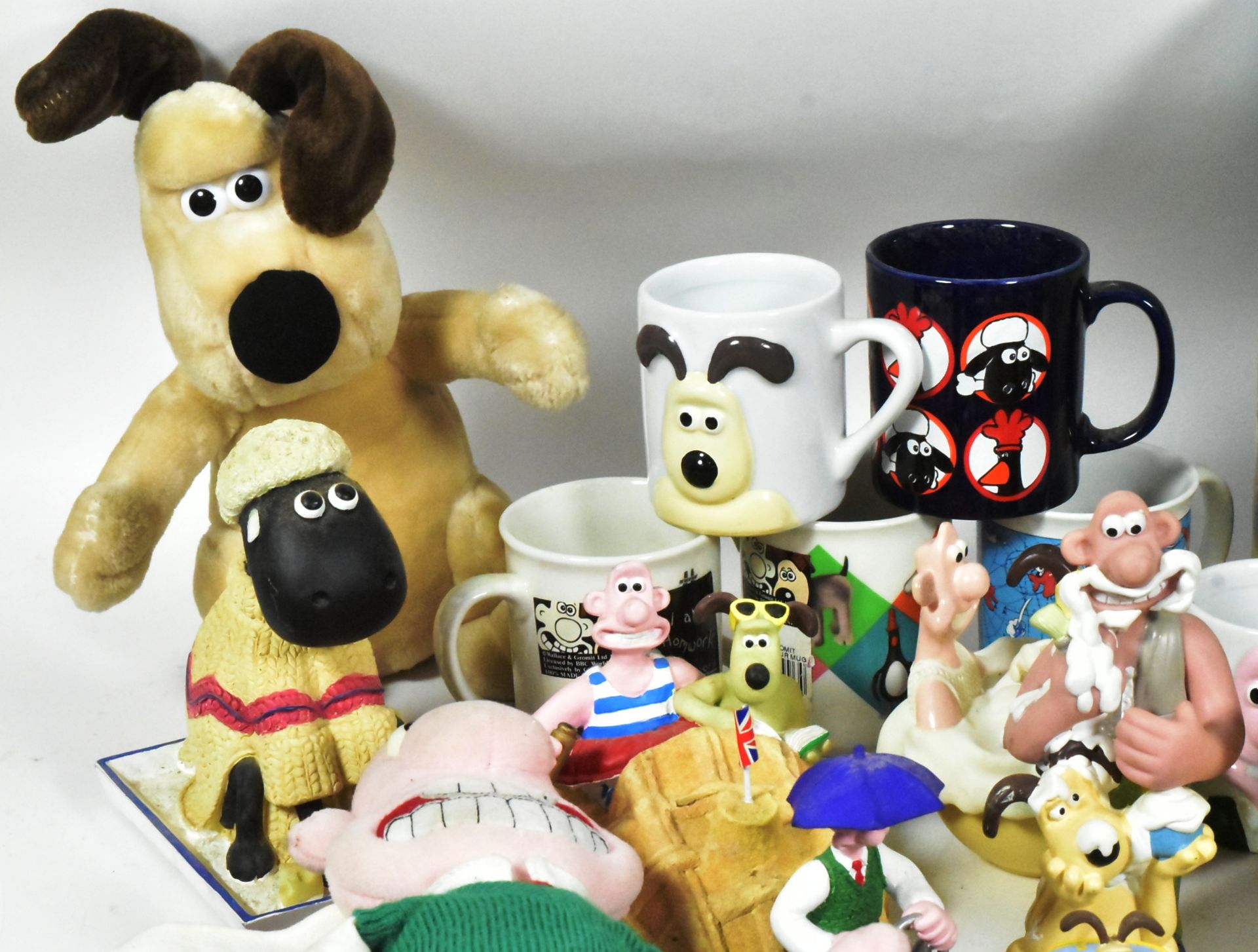 WALLACE & GROMIT - COLLECTION OF MEMORABILIA - Image 6 of 7
