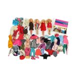 SINDY - PEDIGREE - COLLECTION OF VINTAGE DOLLS / CLOTHING