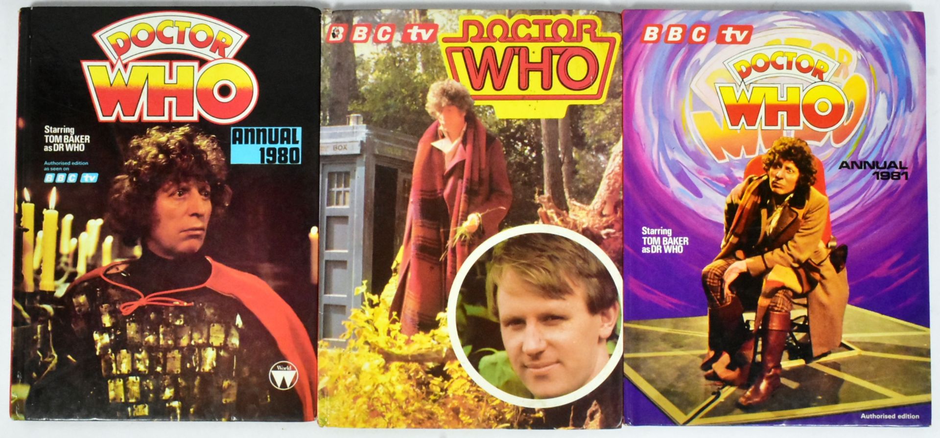 DOCTOR WHO - COLLECTION OF VINTAGE DR WHO ANNUALS - Image 3 of 5