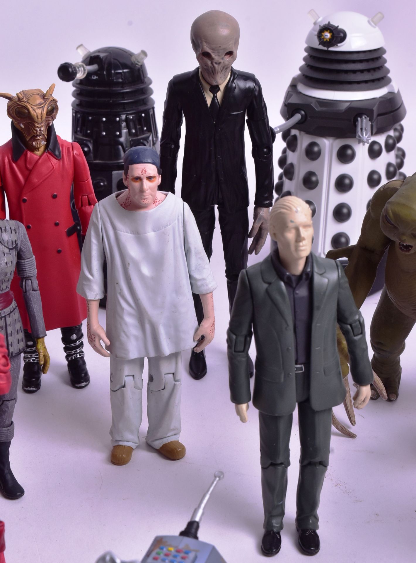 DOCTOR WHO - CHARACTER OPTIONS - COLLECTION OF ACTION FIGURES - Image 4 of 6