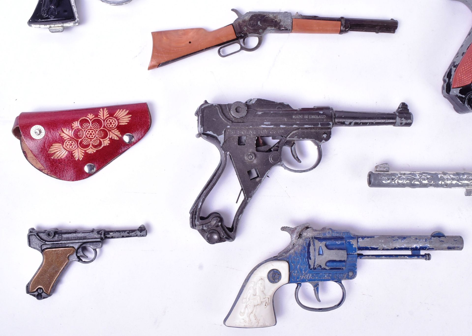 COLLECTION OF VINTAGE CHILDRENS TOY PISTOLS - Bild 2 aus 5