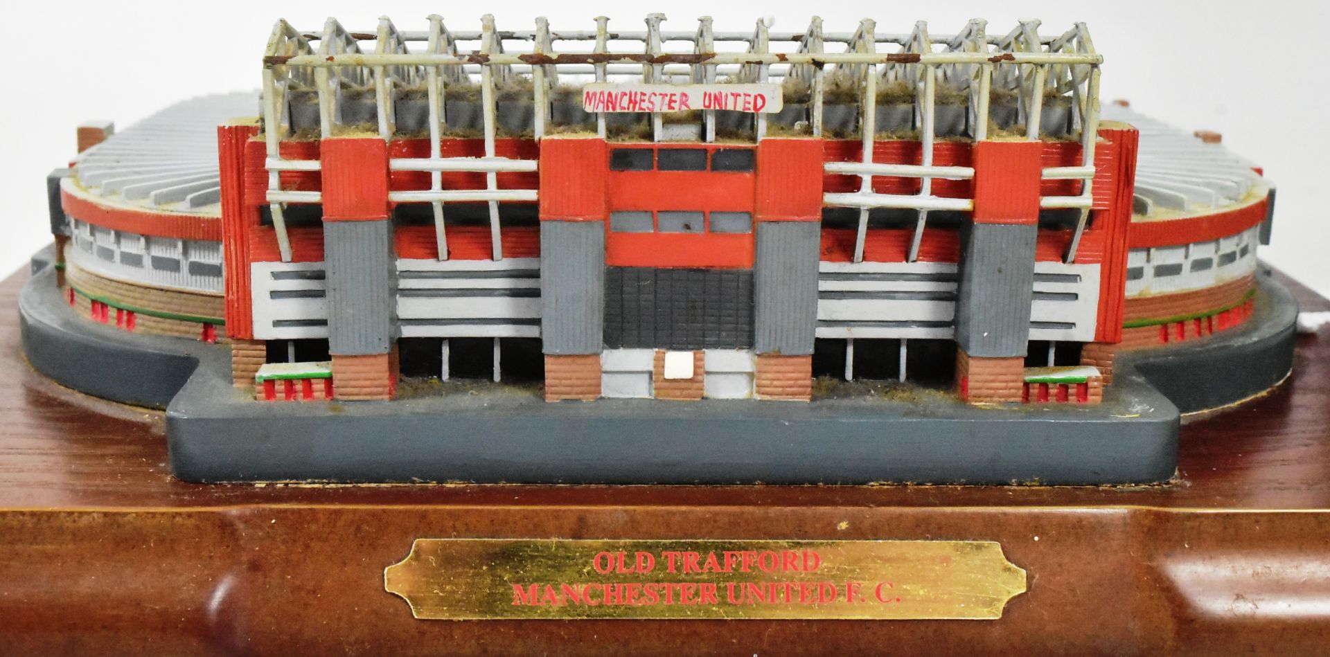 OFFICIAL MANCHESTER UNITED OLD TRAFFORD REPLICA STADIUM MODEL - Image 3 of 5