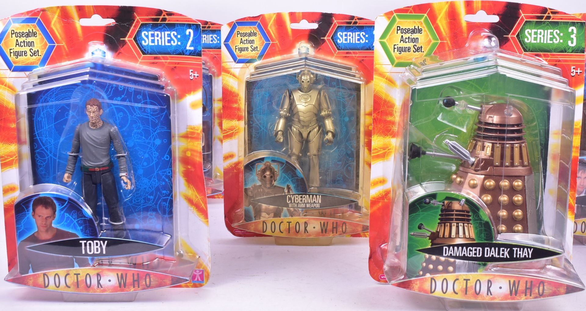 DOCTOR WHO - CHARACTER OPTIONS - CARDED ACTION FIGURES - Bild 2 aus 4