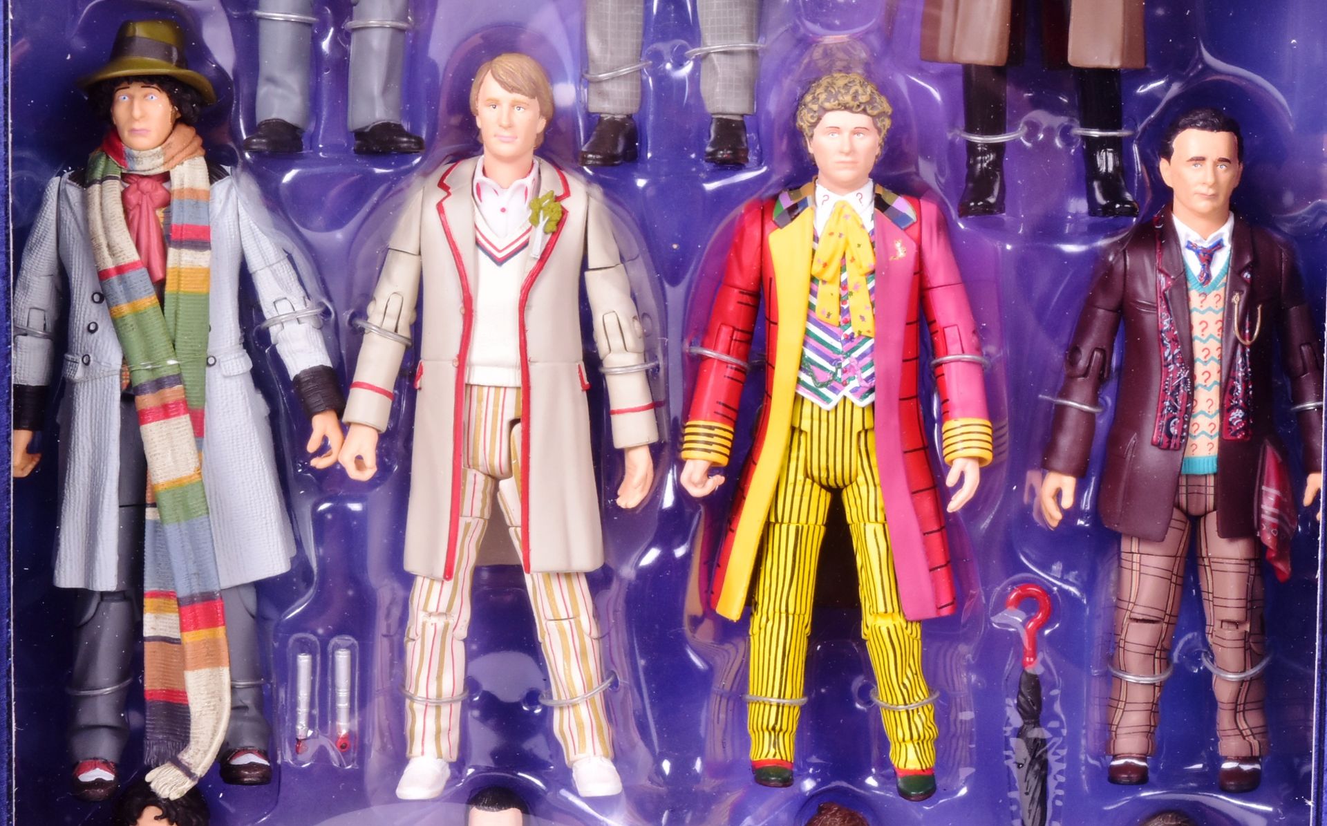 DOCTOR WHO - CHARACTER OPTIONS - ELEVEN DOCTOR FIGURE SET - Image 4 of 6