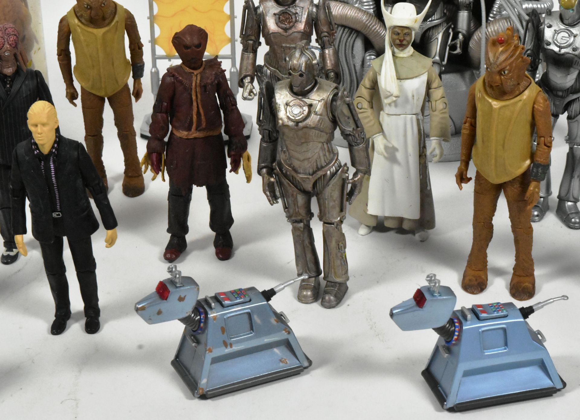 DOCTOR WHO - CHARACTER OPTIONS - COLLECTION OF ACTION FIGURES - Image 5 of 5