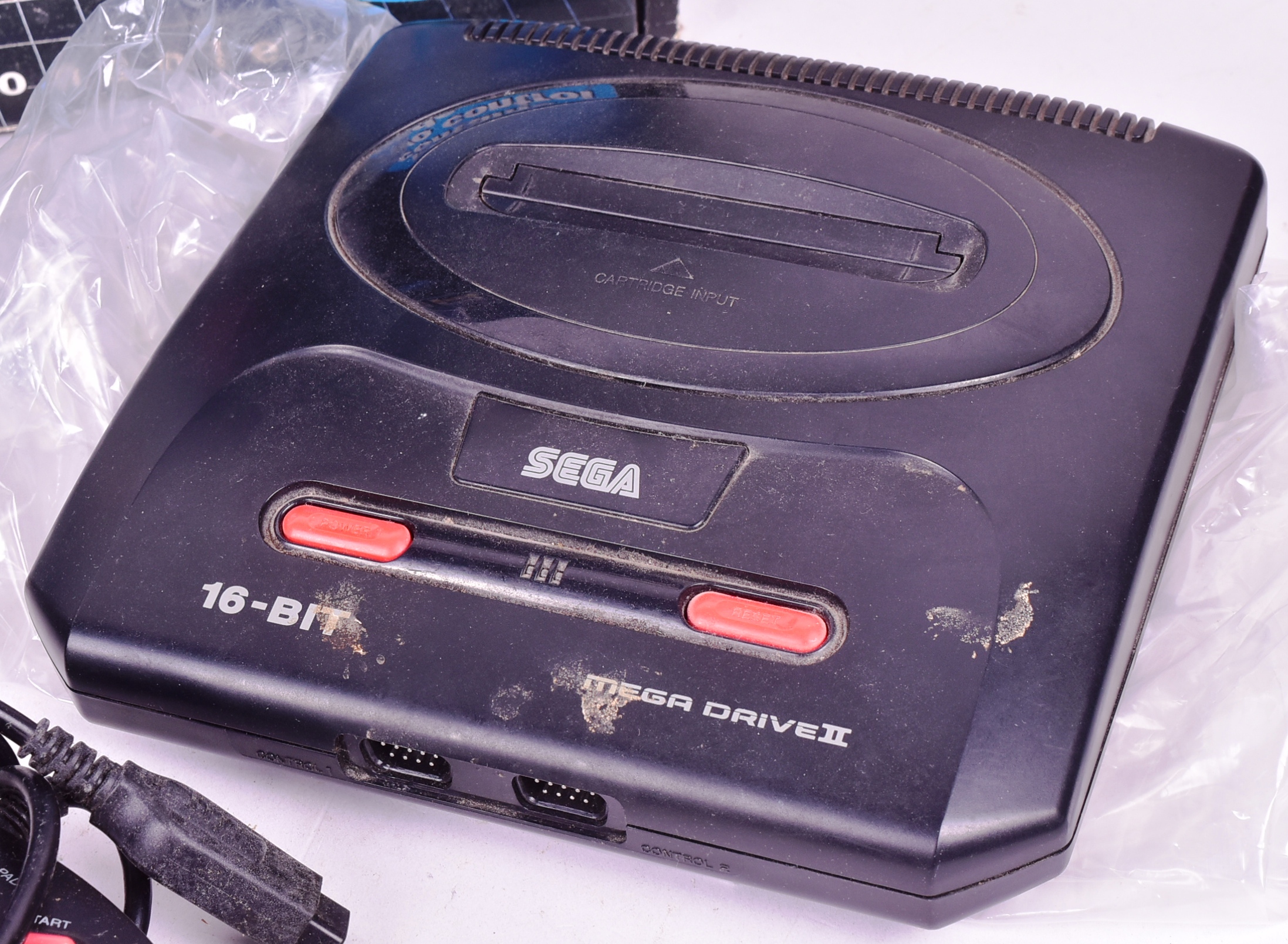 RETRO GAMING - VINTAGE SEGA MEGA DRIVE II PLUS GAMES - Image 2 of 7