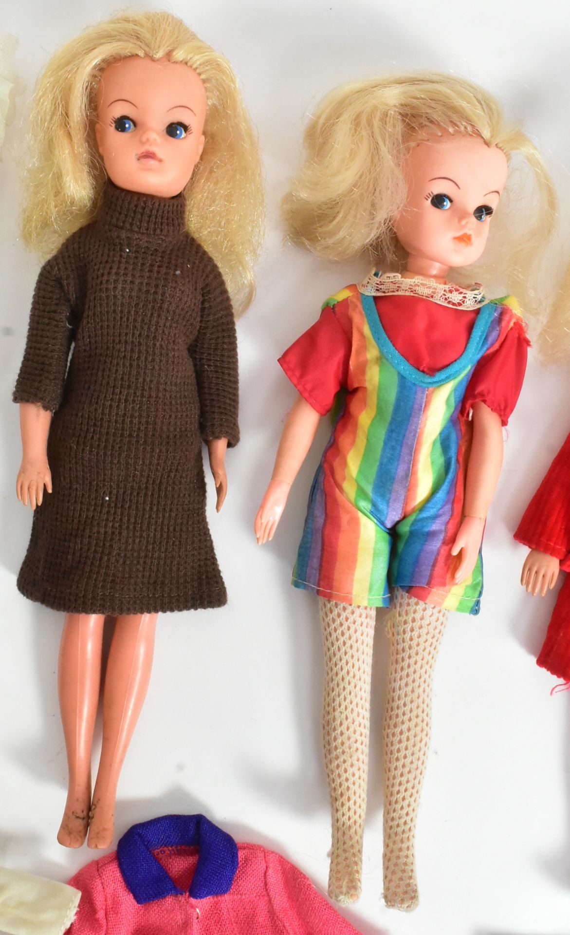SINDY - PEDIGREE - COLLECTION OF VINTAGE DOLLS / CLOTHING - Image 2 of 7