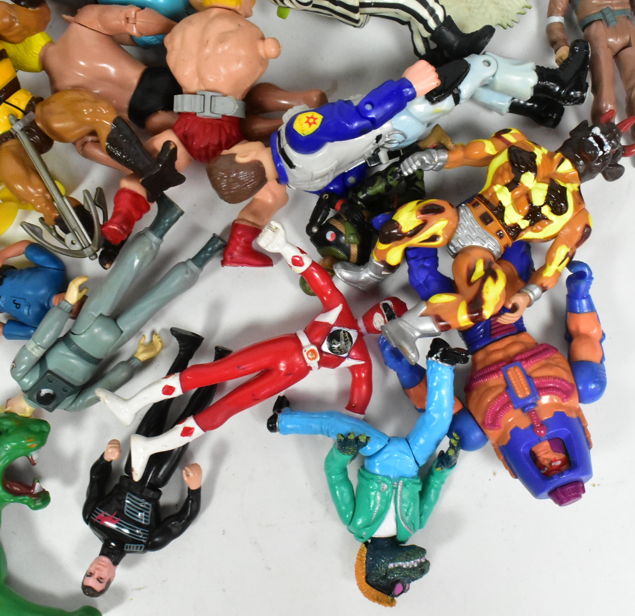 ACTION FIGURES - COLLECTION OF 1980S & 1990S FIGURES - Image 5 of 5