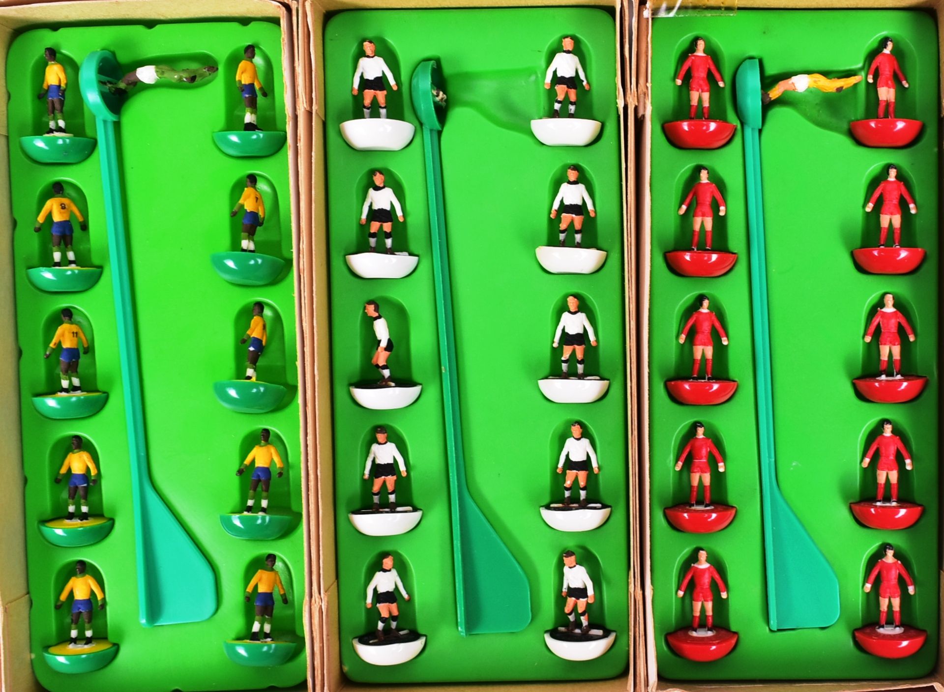 SUBBUTEO - X8 VINTAGE SUBBUTEO FOOTBALL TEAMS - Image 3 of 5