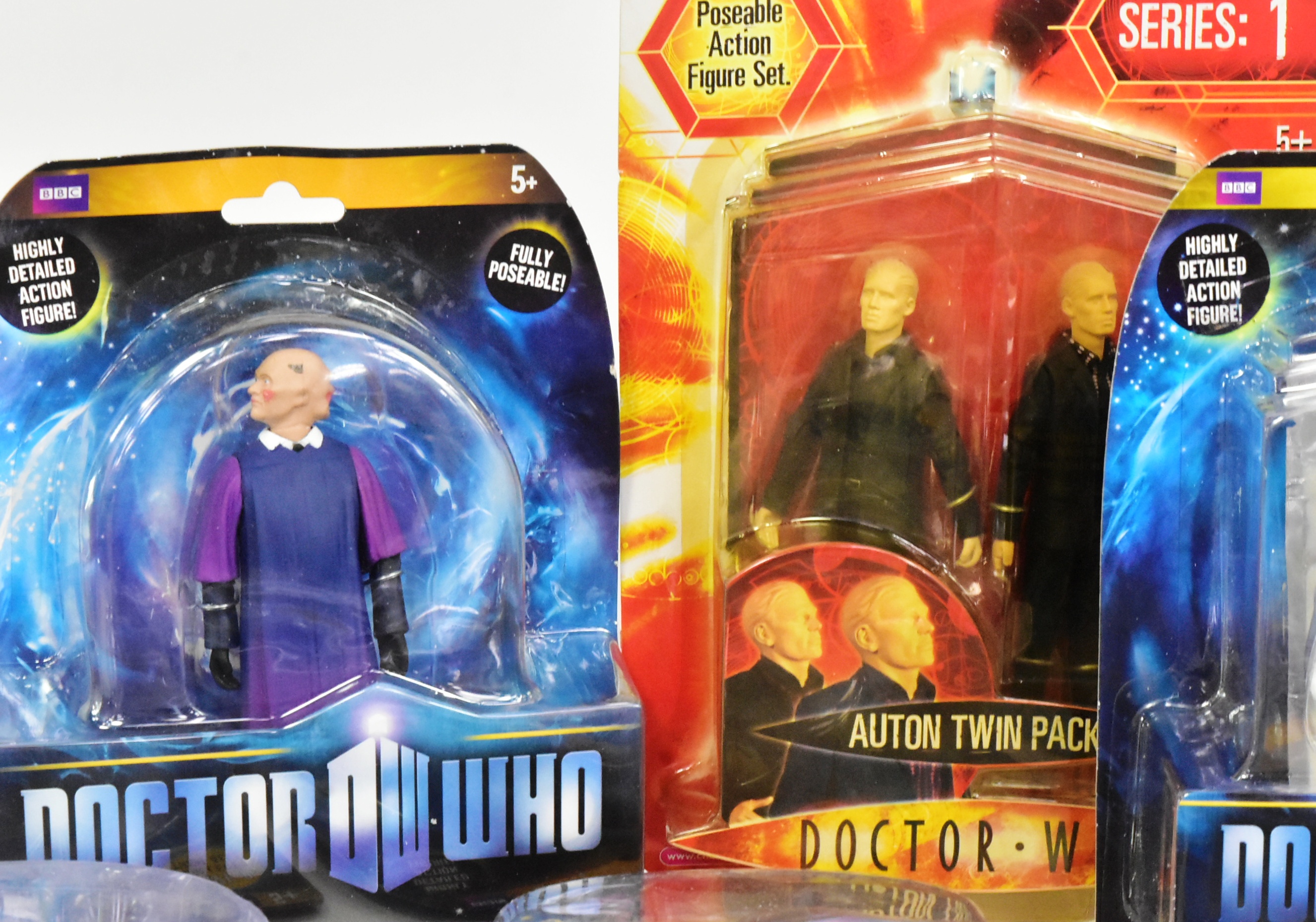 DOCTOR WHO - CHARACTER OPTIONS - CARDED ACTION FIGURES - Image 2 of 5